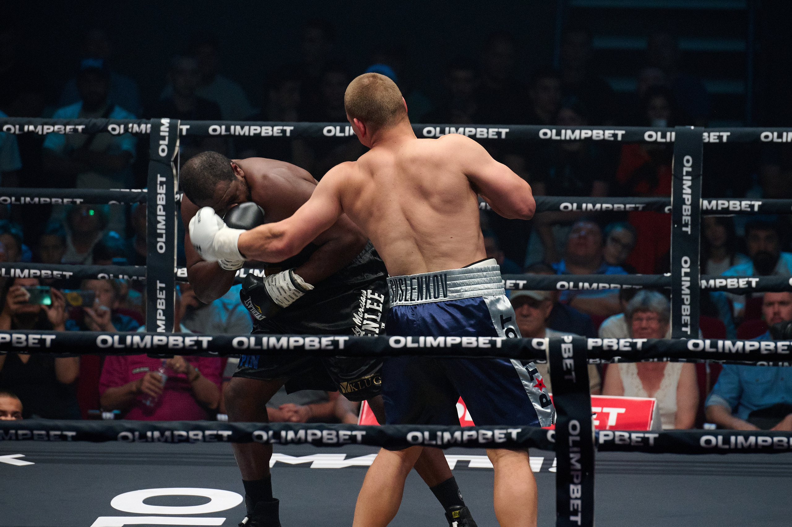 спортивный фотограф Андрей Богатов Сызрань. Бокс на Волге