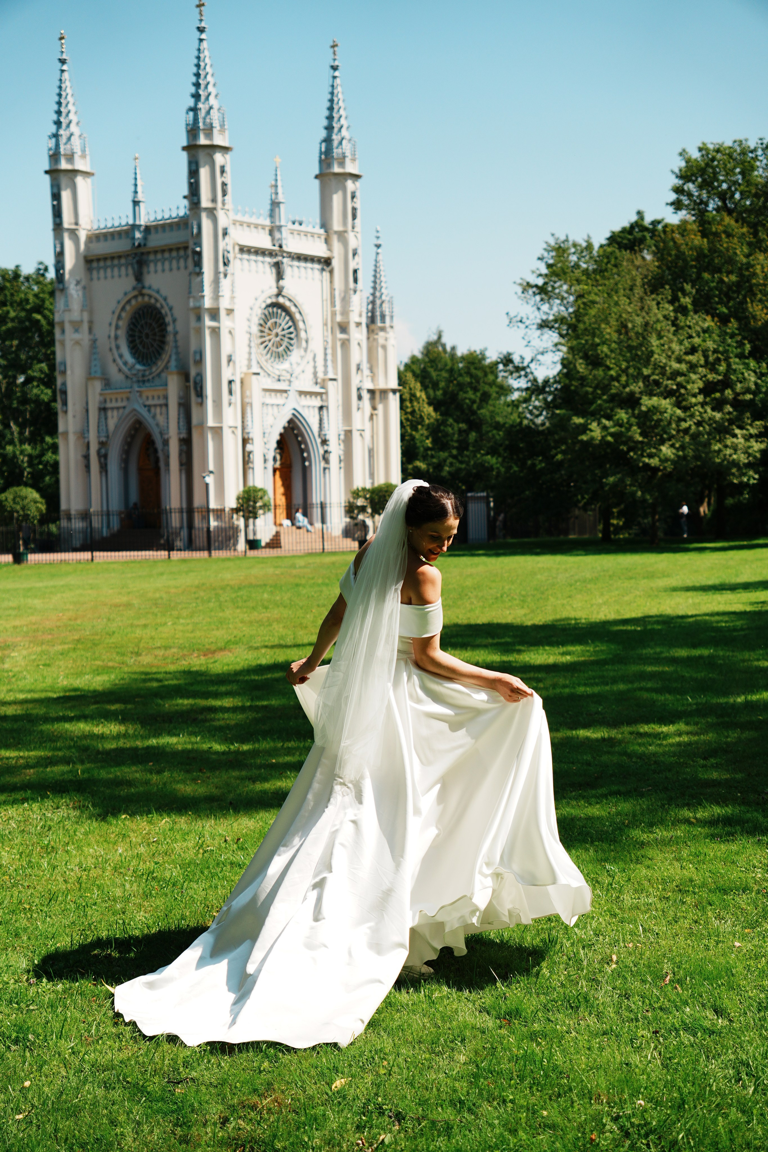 Свадьбы в Петергофе. Живые снимки! Фотограф Даша Бендер