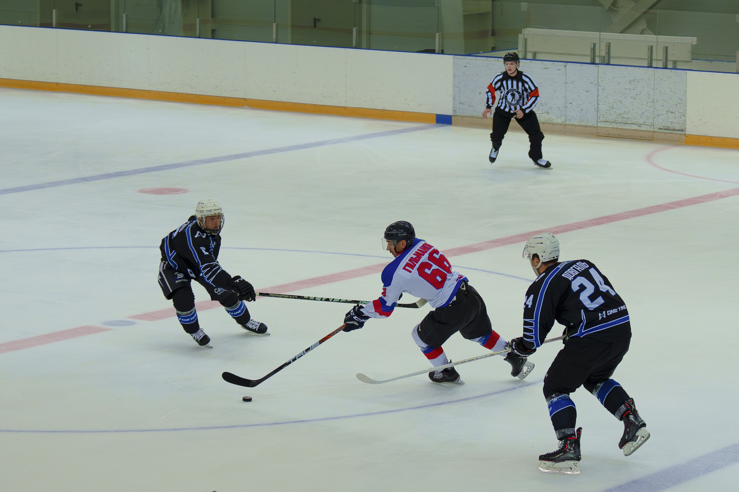 Фотосъемка хоккейных матчей в Сочи. Фотограф видеограф Геннадий Янбаев в Сочи, Краснодаре