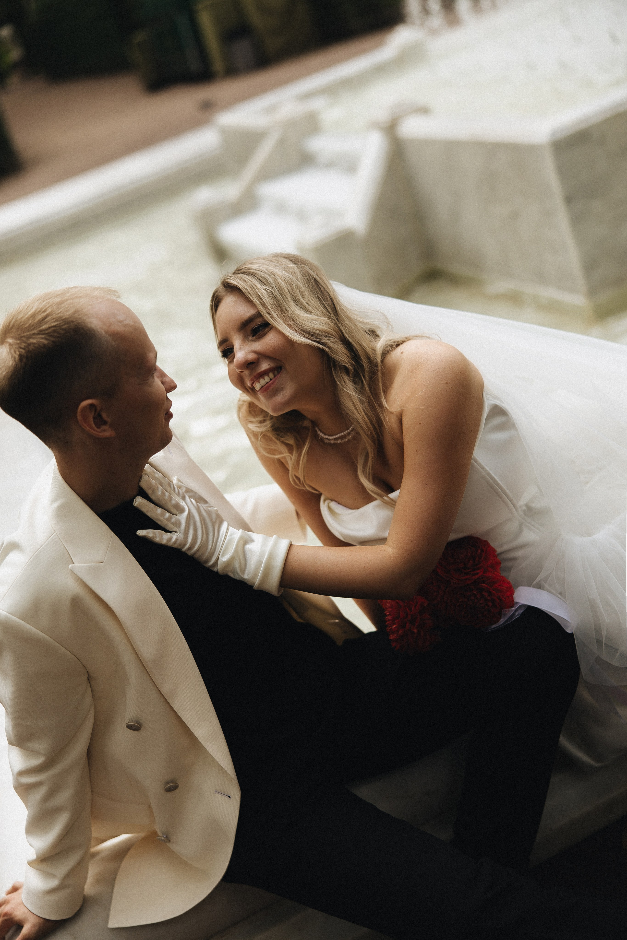 Когда я впервые увидел тебя, этот смех, ты мне напомнила по-моему сразу всех. Свадебный фотограф в Санкт-Петербурге Баженова Алина