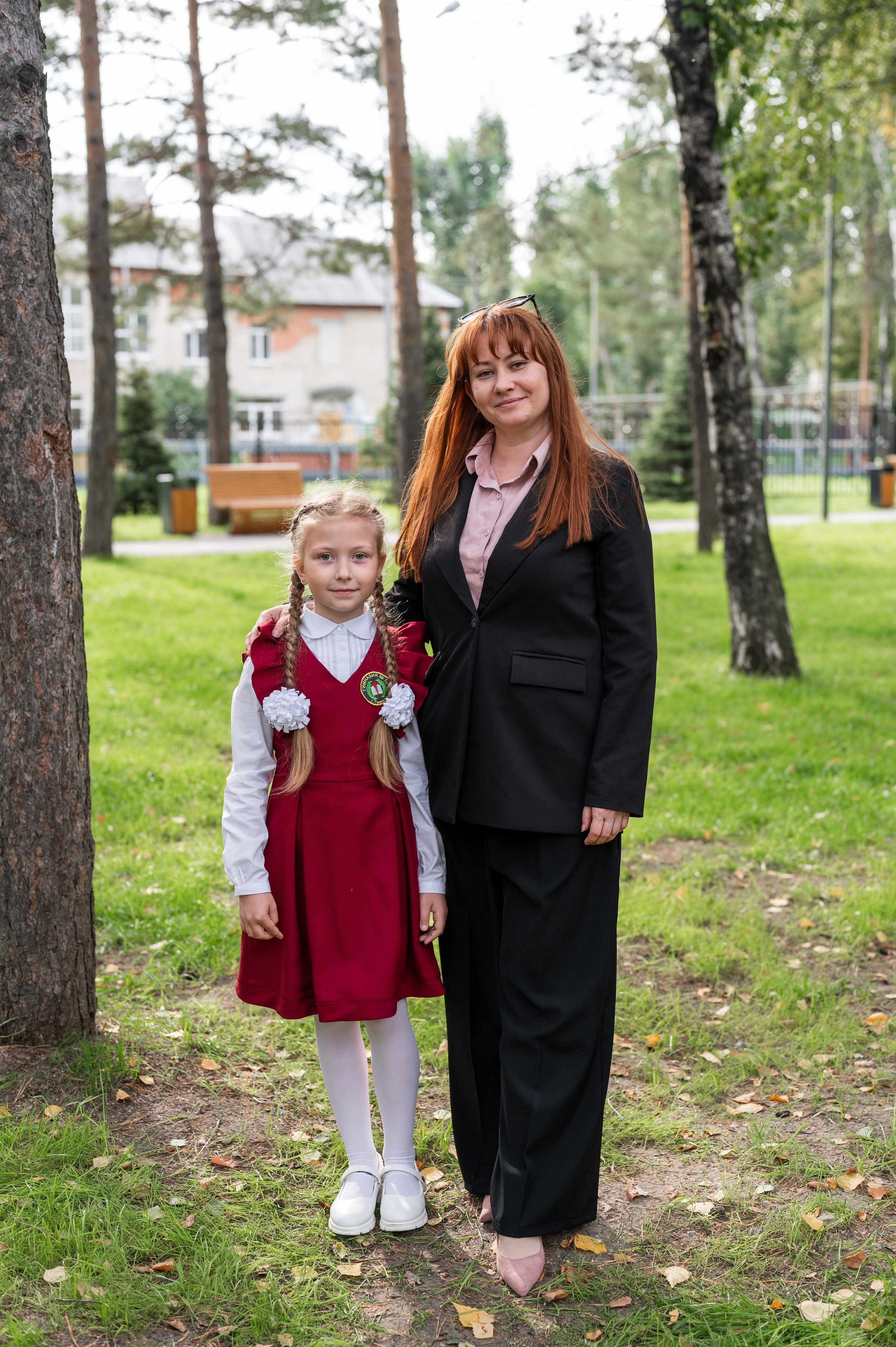 1 сентября 16 гимназия 2 класс (линейка + в классе+ на улице). Фотограф новорожденных, семейный детский в Тюмени Татьяна Морозова