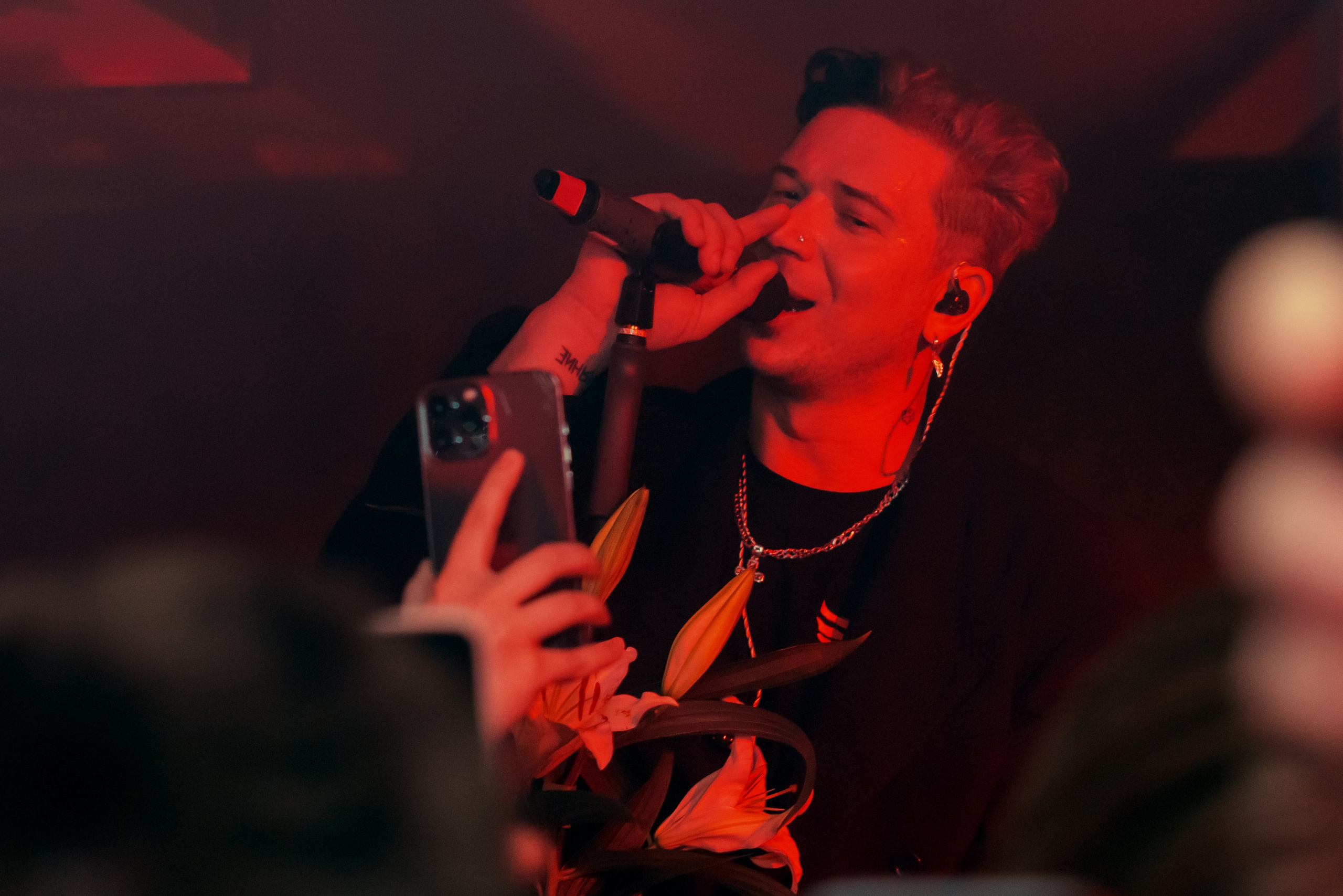 Playingtheangel. Уфа. Маленький зал, красный свет, мощный звук. Фотограф Гильмутдинов Руслан