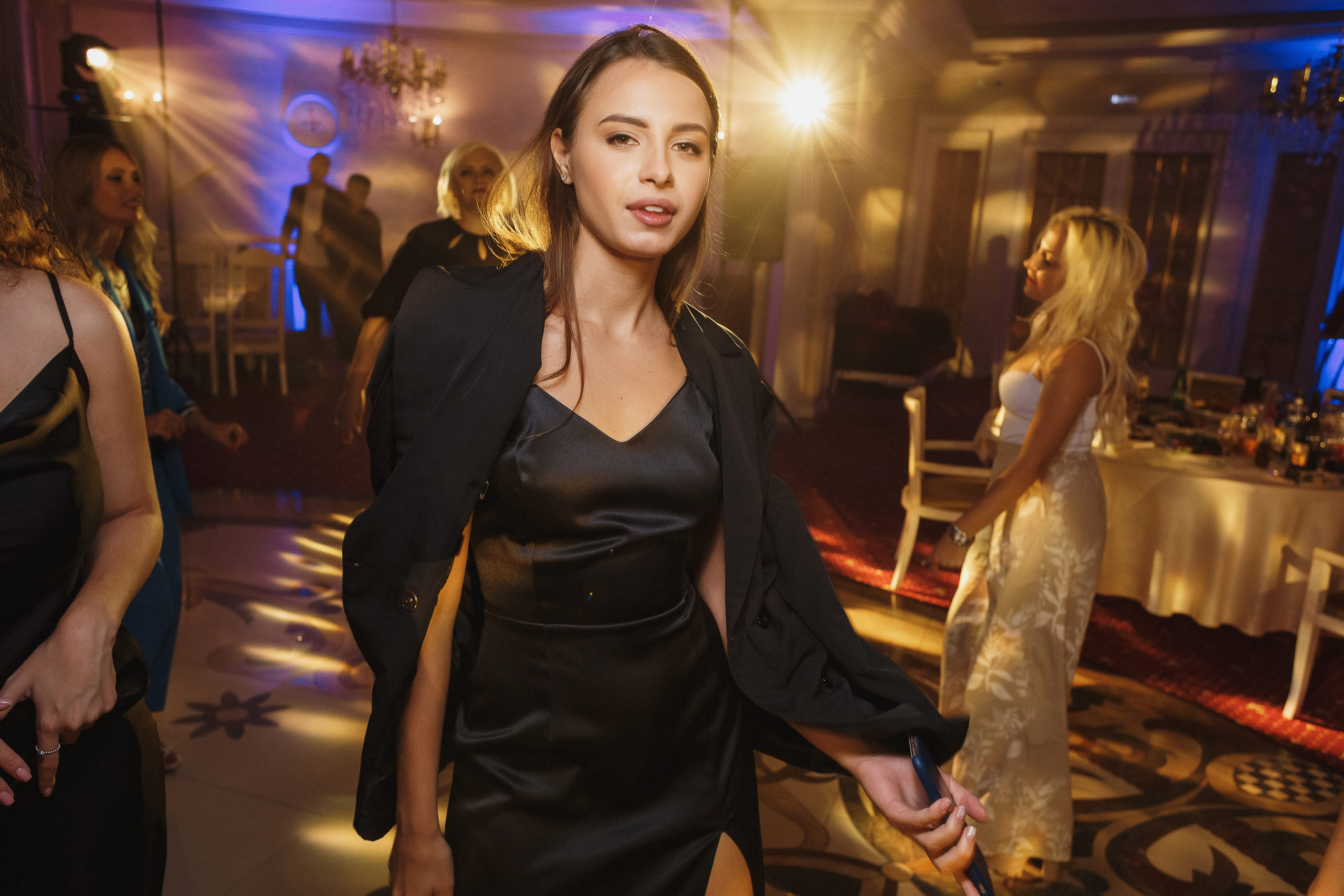 Фотограф в Таганроге летняя свадьба: Романтическая свадебная прогулка. Свадебный и семейный фотограф в Таганроге Бакарюк Антон