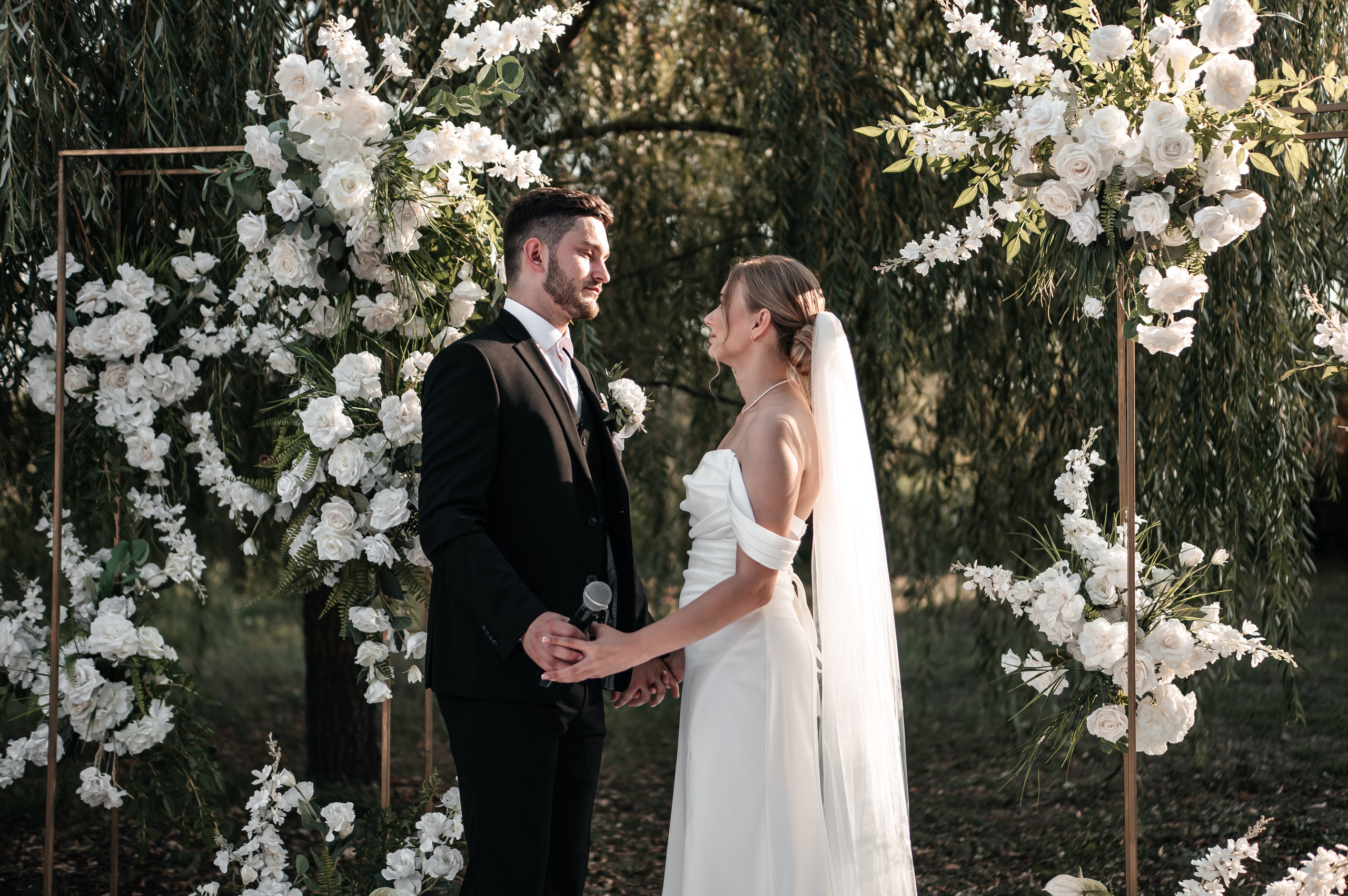 Даниил и Валерия. Черная утка. Полный день. Фотограф Екатерина Бочарникова