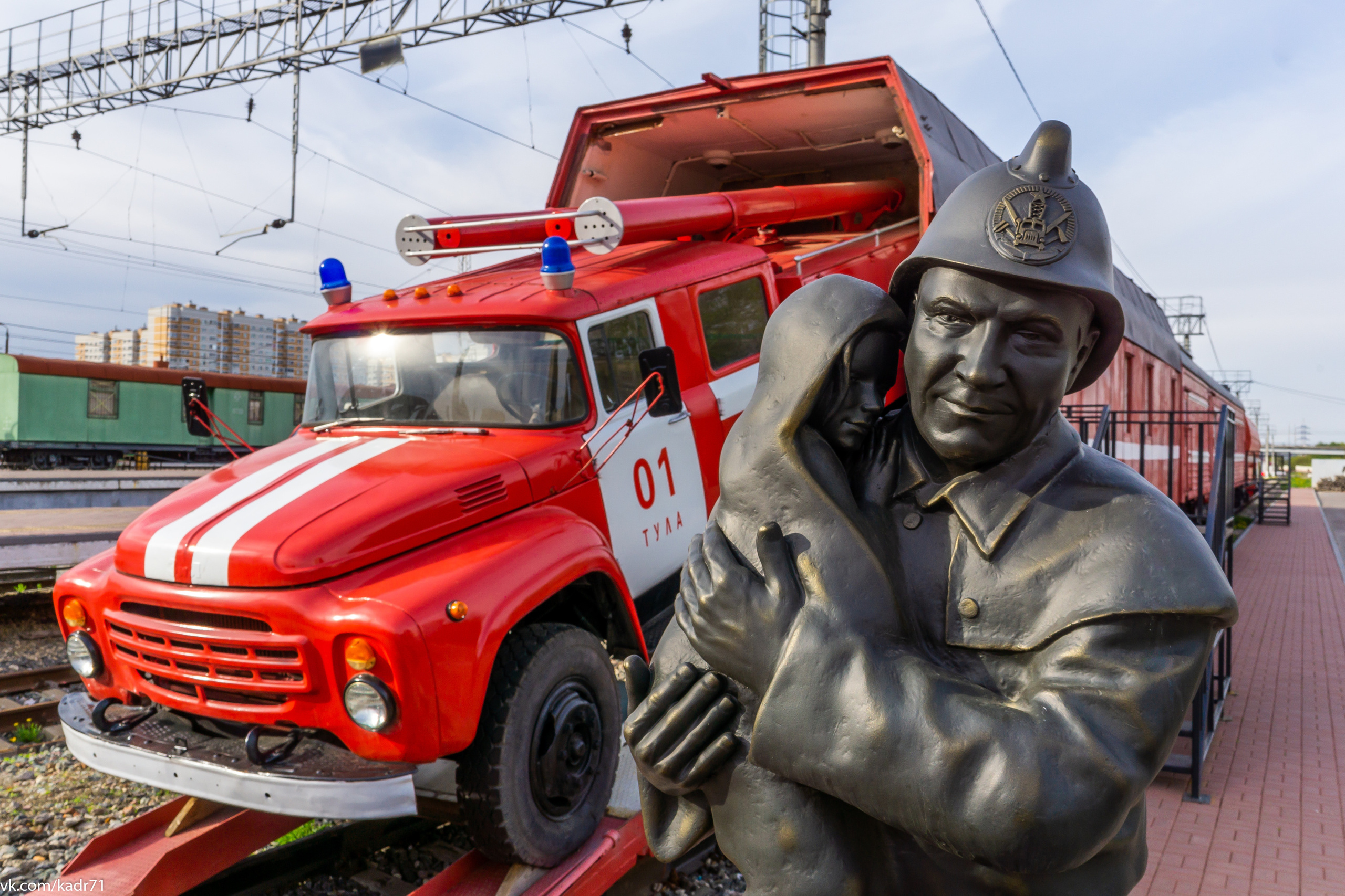 Мемориальный комплекс «Пожарный поезд» с памятником «Героям-огнеборцам». Фотограф в Туле Крупский АнДРей. Фотостудия «КАДР71» в Туле