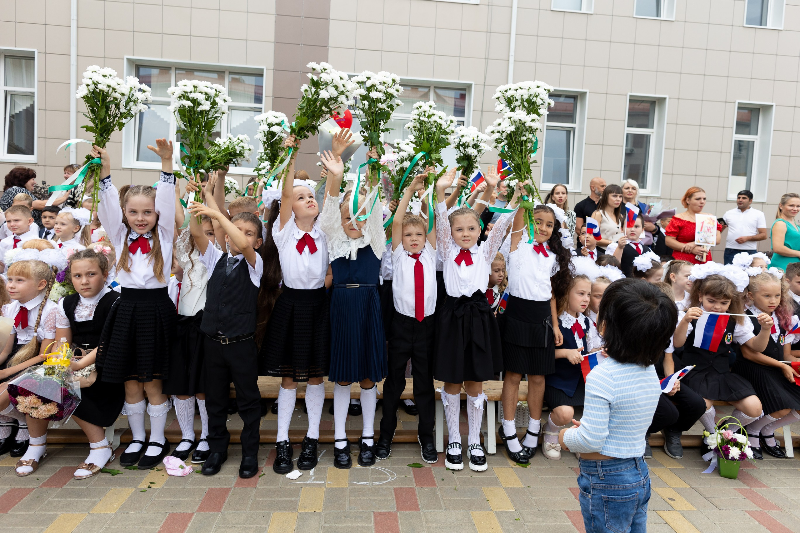 Школа № 61 им. Лавриненко, 1-е сентября | Фото. Фото и видеосъемка любых мероприятий в городе Краснодаре и Краснодарском крае. Щеколдин Антон