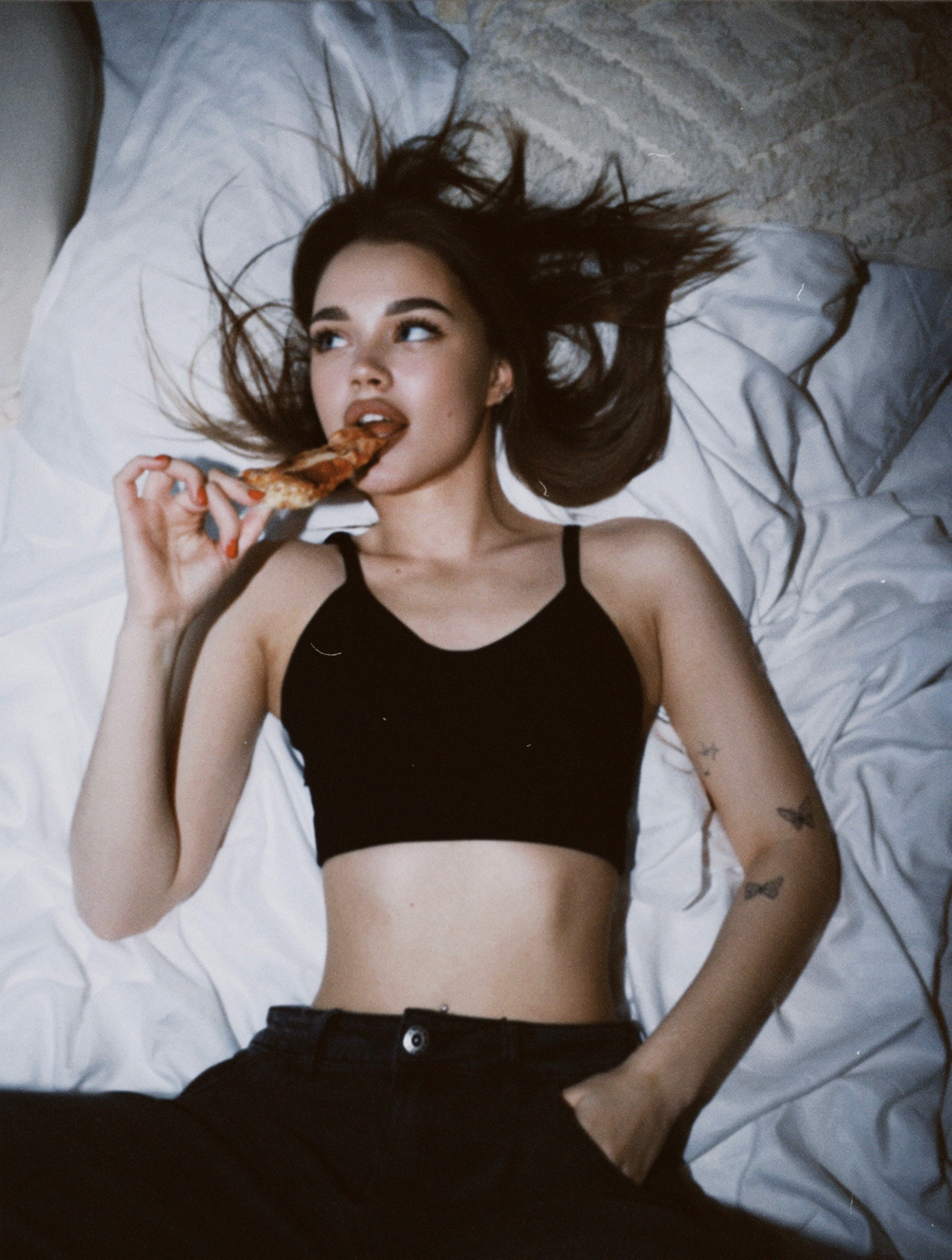 Вечер с пиццей. Фотограф Велькер Марина