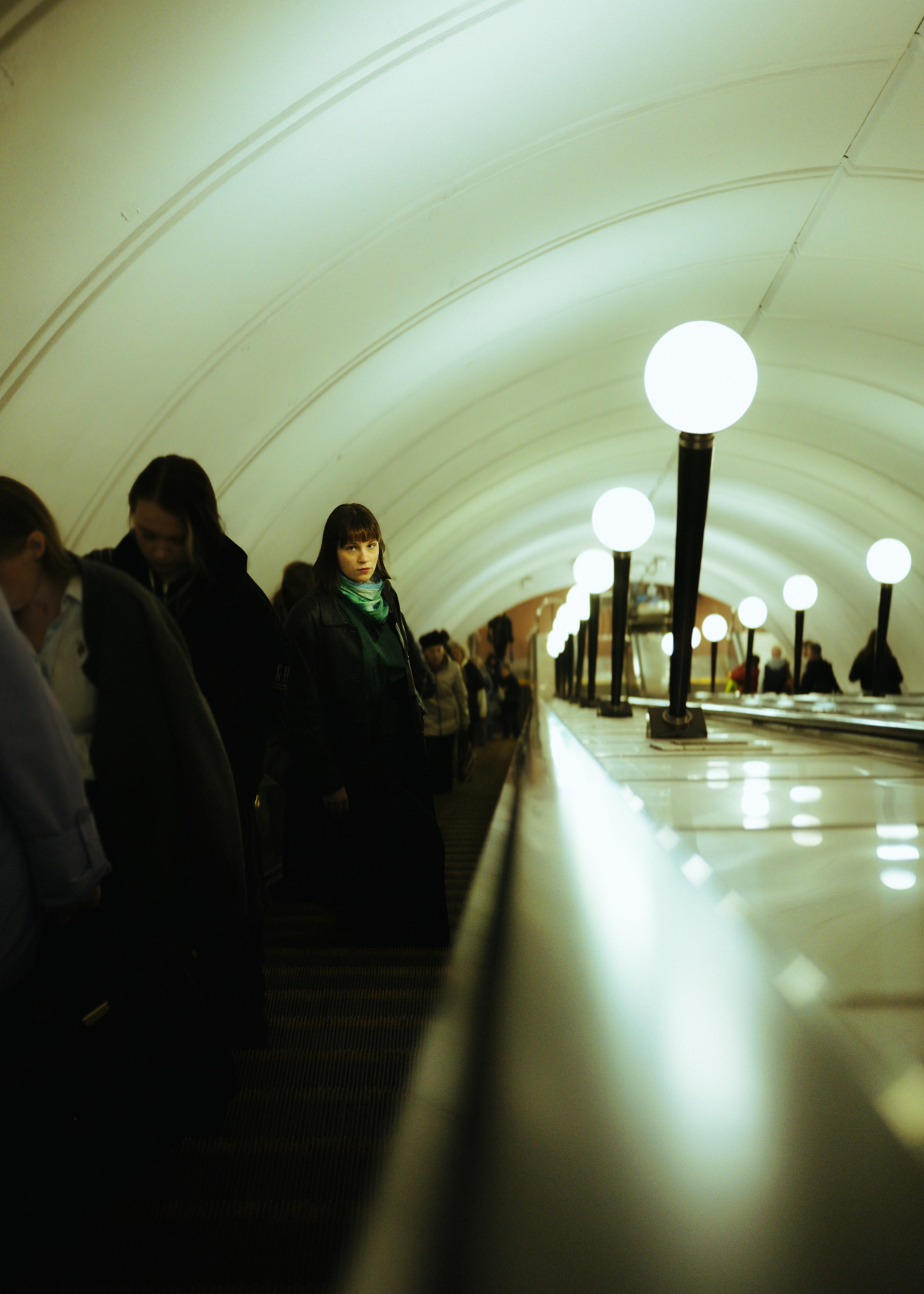 Портретная съемка в метро. Фотограф в Москве Полина Ефремова