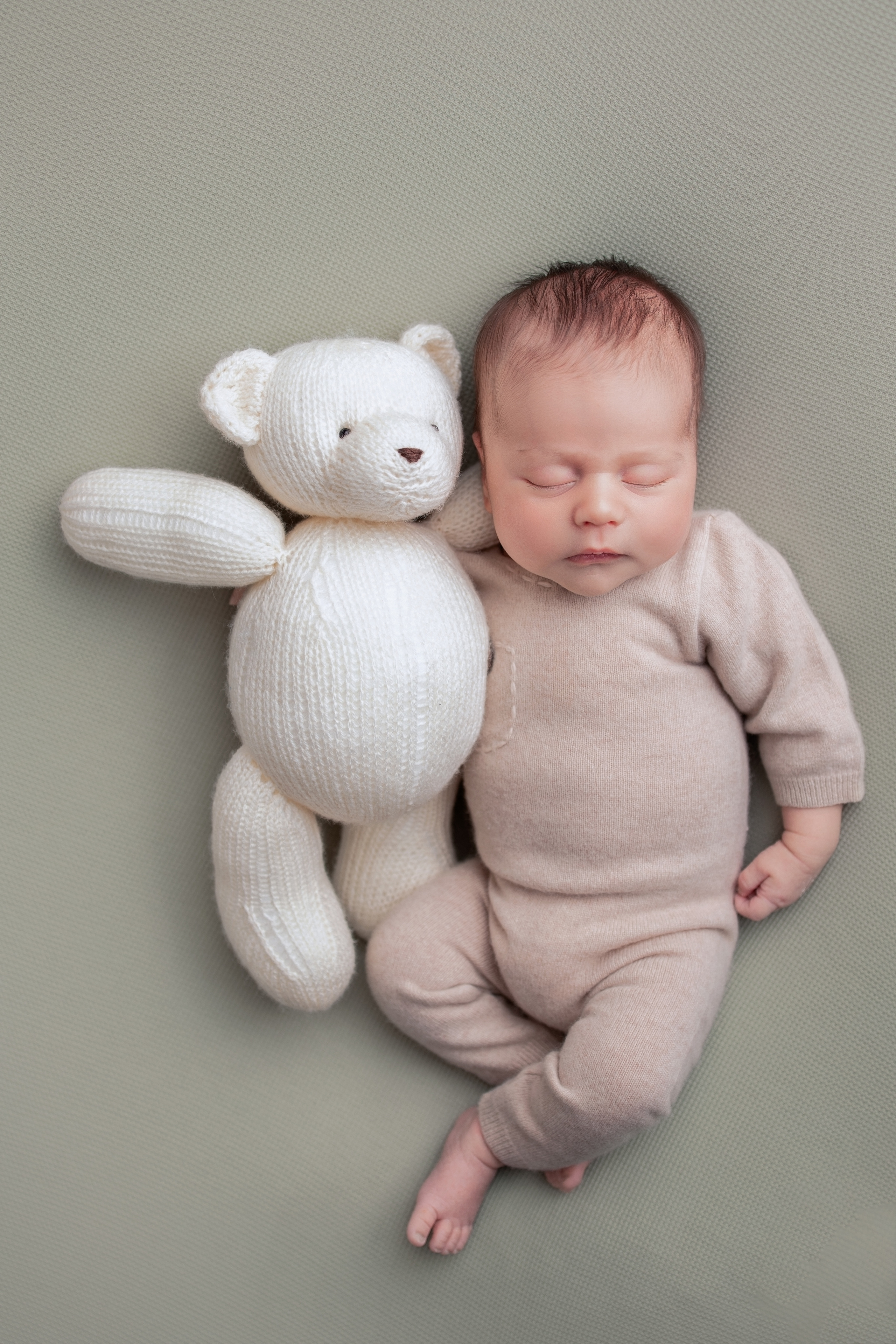 Нежная и милая фотосессия первых дней жизни Вашего ребенка в Минске. Фотограф новорождённых Минск — стоимость newborn фотосессии в Минске