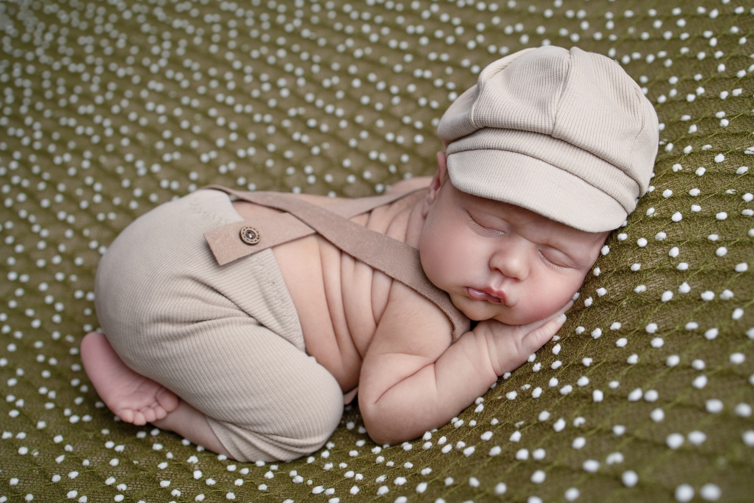 Нежная и милая фотосессия первых дней жизни Вашего ребенка в Минске. Фотограф новорождённых Минск — стоимость newborn фотосессии в Минске