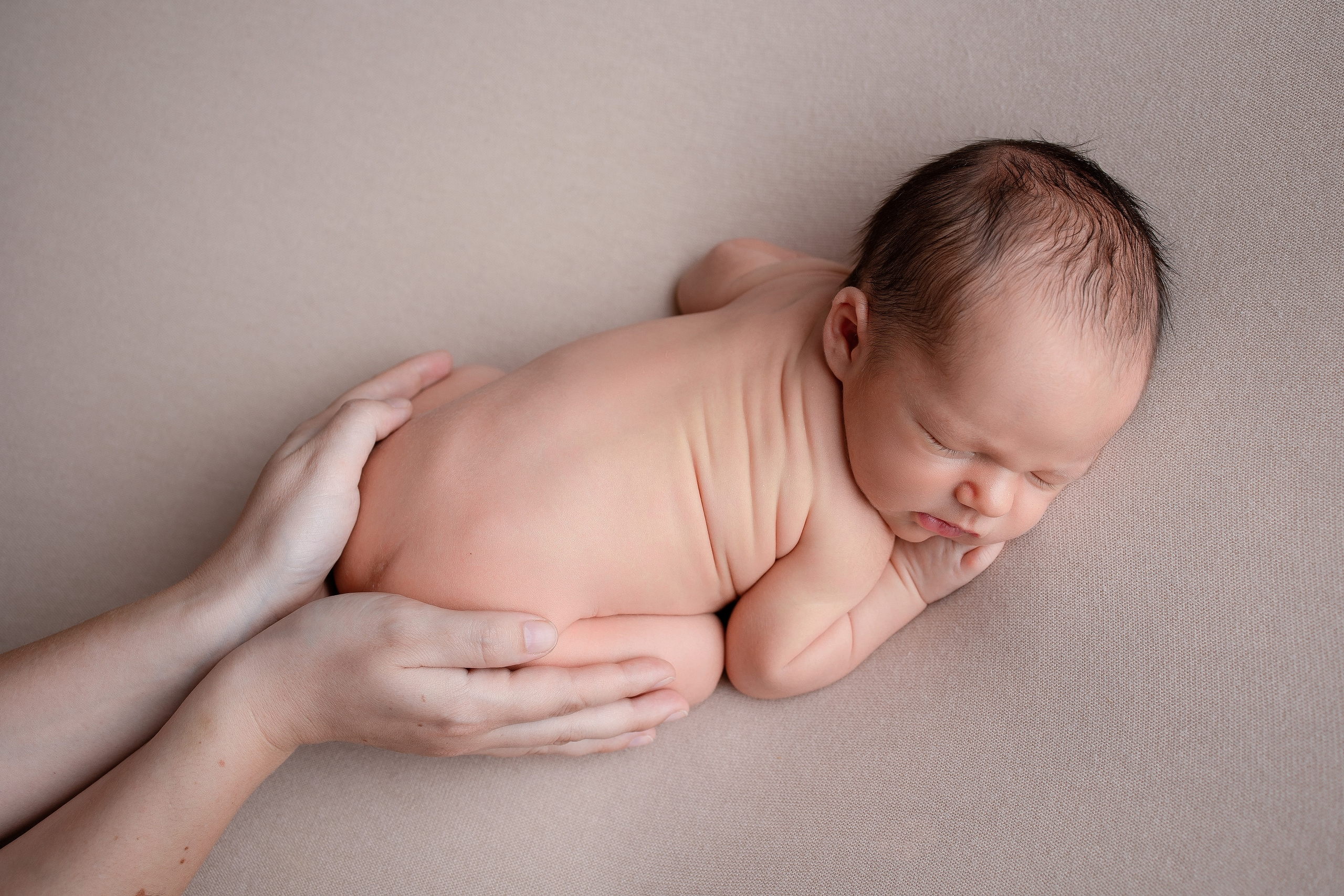 Нежная и милая фотосессия первых дней жизни Вашего ребенка в Минске. Фотограф новорождённых Минск — стоимость newborn фотосессии в Минске