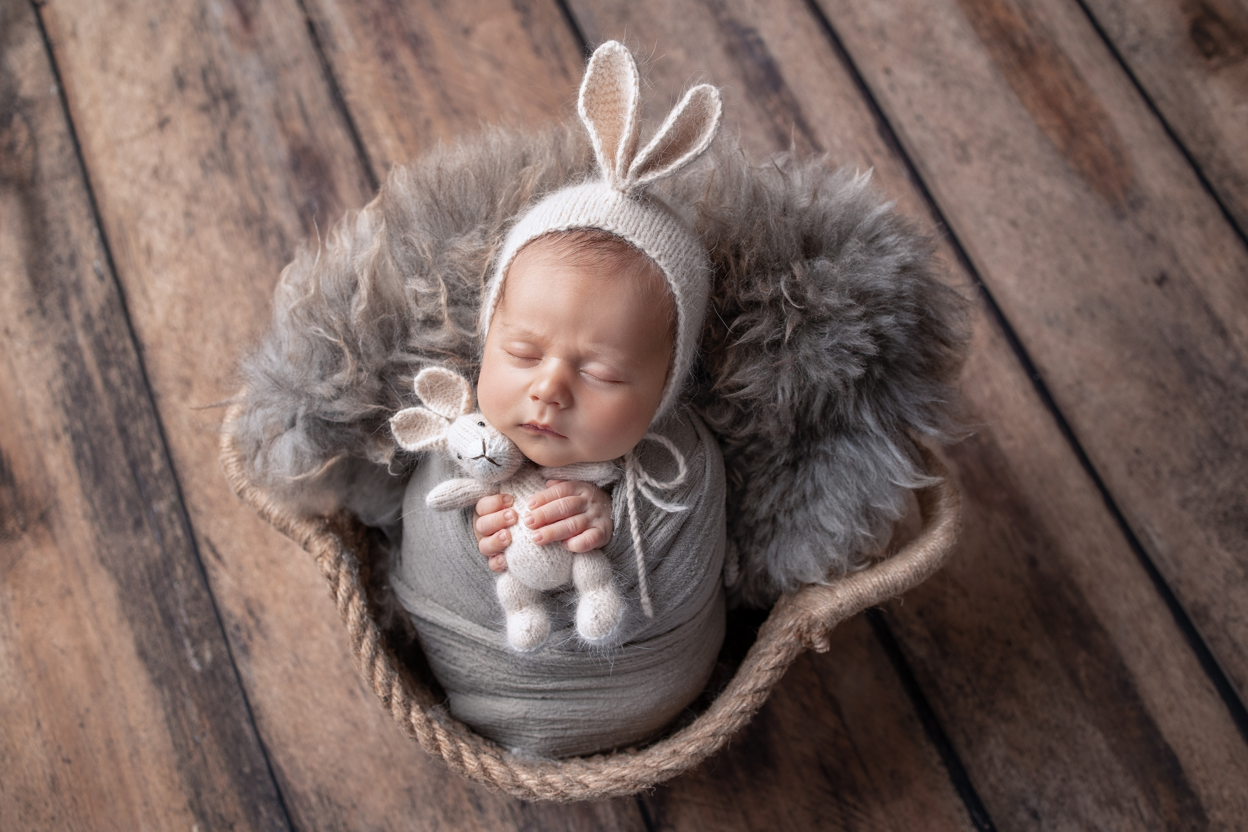 Нежная и милая фотосессия первых дней жизни Вашего ребенка в Минске. Фотограф новорождённых Минск — стоимость newborn фотосессии в Минске