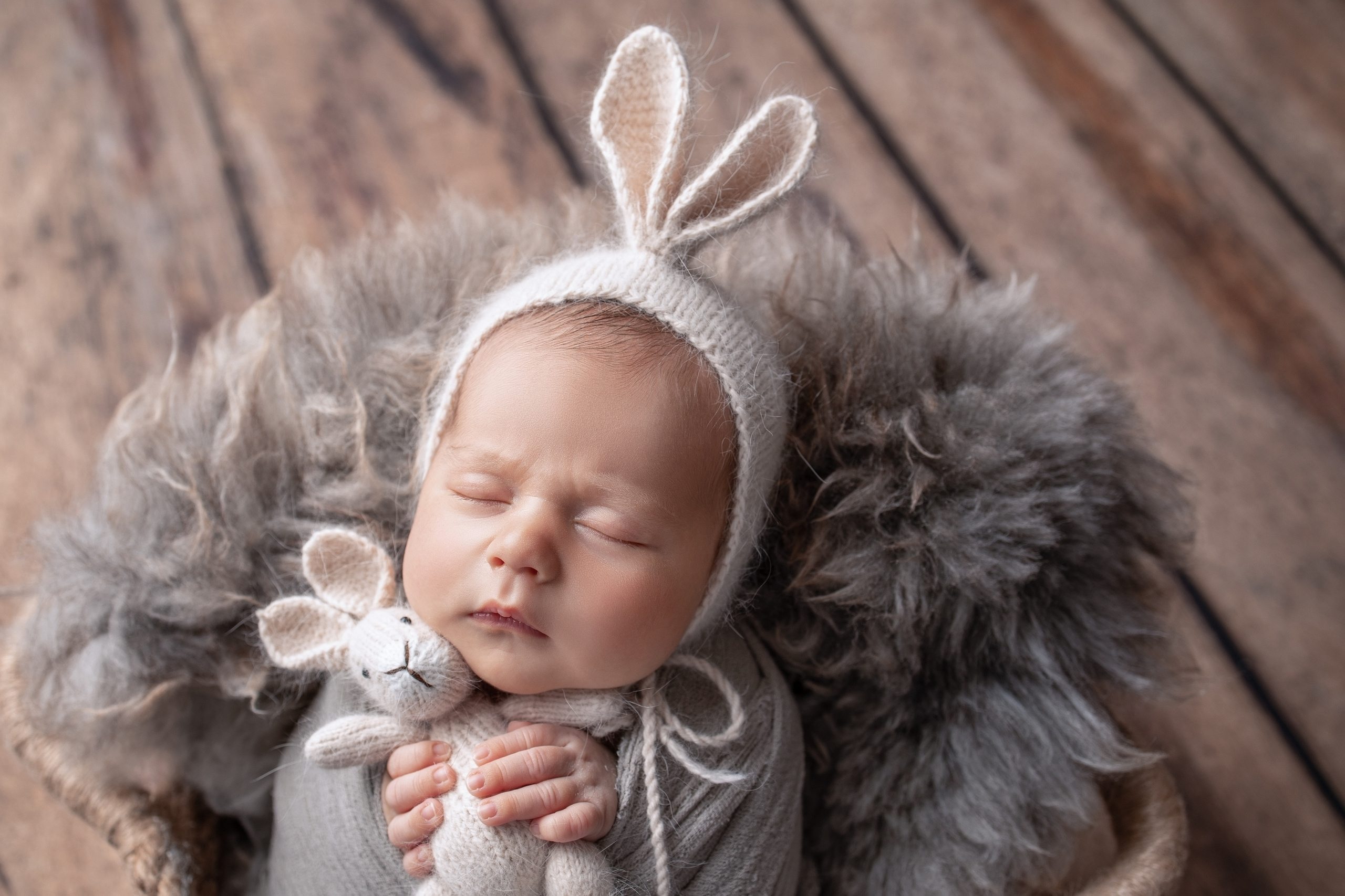 Нежная и милая фотосессия первых дней жизни Вашего ребенка в Минске. Фотограф новорождённых Минск — стоимость newborn фотосессии в Минске