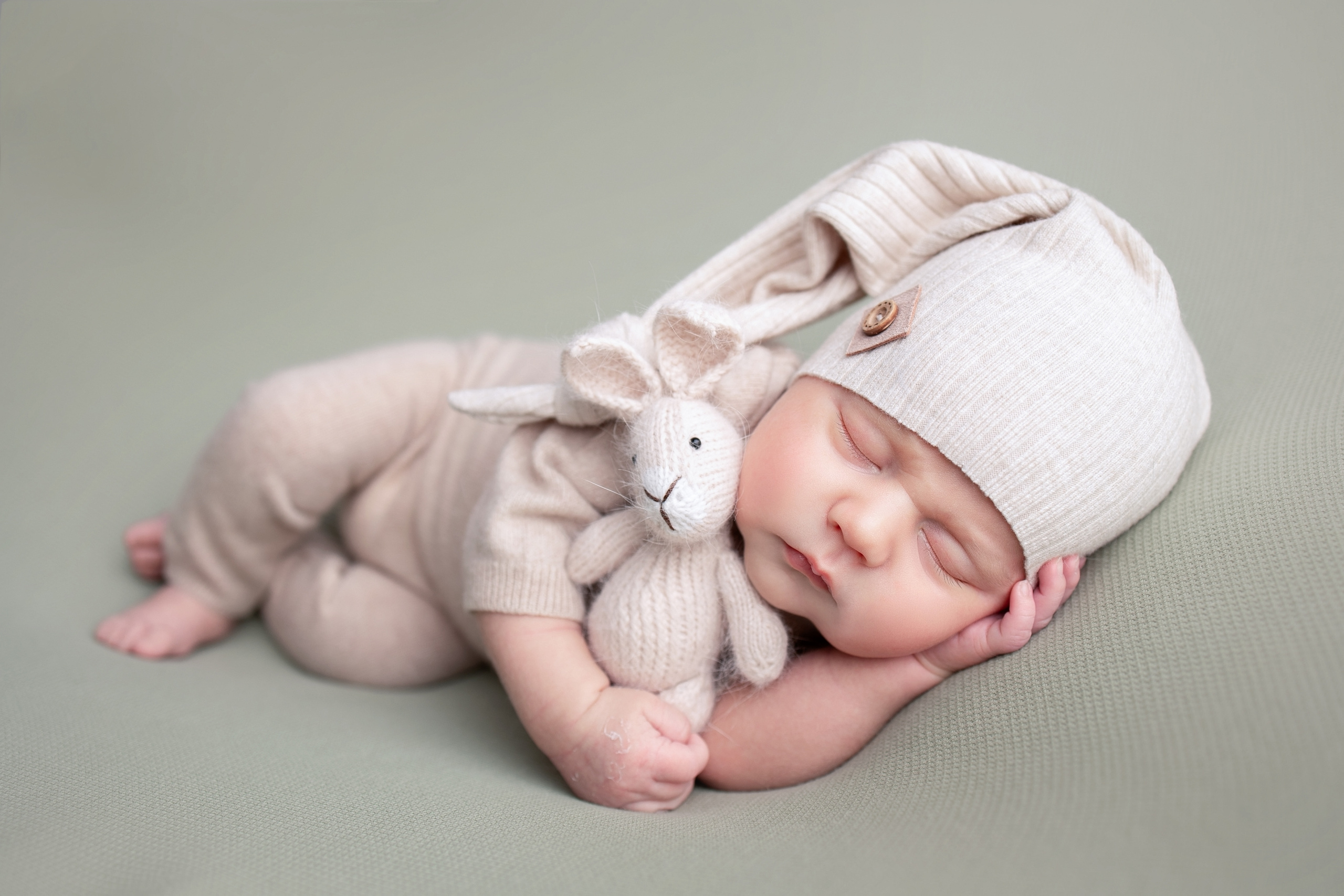 Нежная и милая фотосессия первых дней жизни Вашего ребенка в Минске. Фотограф новорождённых Минск — стоимость newborn фотосессии в Минске