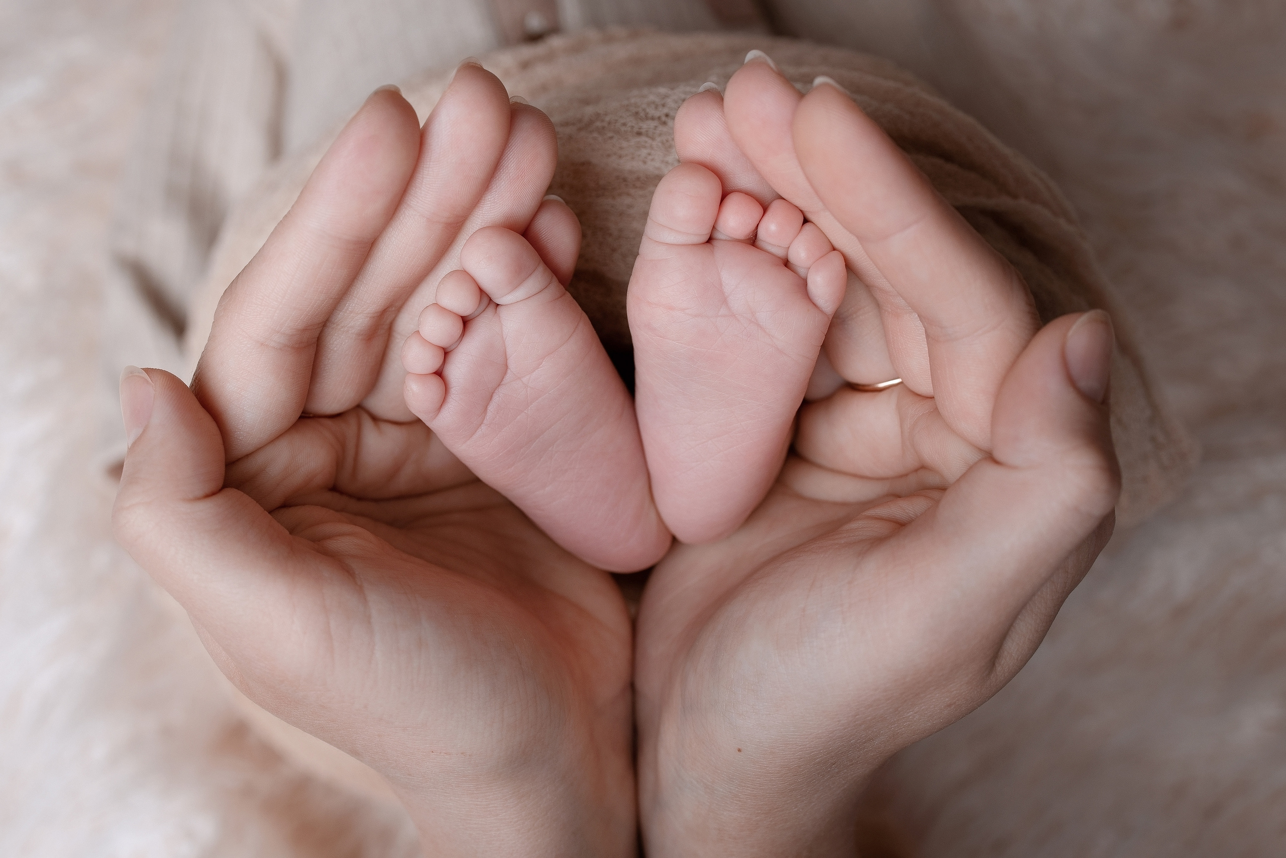 Нежная и милая фотосессия первых дней жизни Вашего ребенка в Минске. Фотограф новорождённых Минск — стоимость newborn фотосессии в Минске