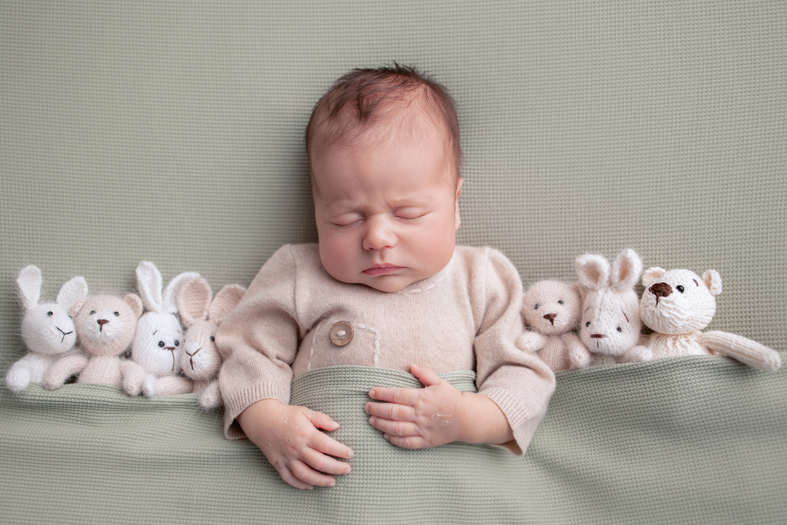 Нежная и милая фотосессия первых дней жизни Вашего ребенка в Минске. Фотограф новорождённых Минск — стоимость newborn фотосессии в Минске
