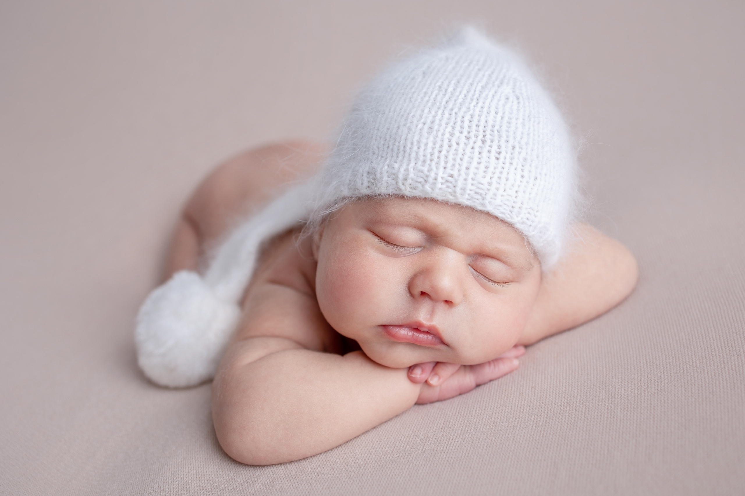 Нежная и милая фотосессия первых дней жизни Вашего ребенка в Минске. Фотограф новорождённых Минск — стоимость newborn фотосессии в Минске