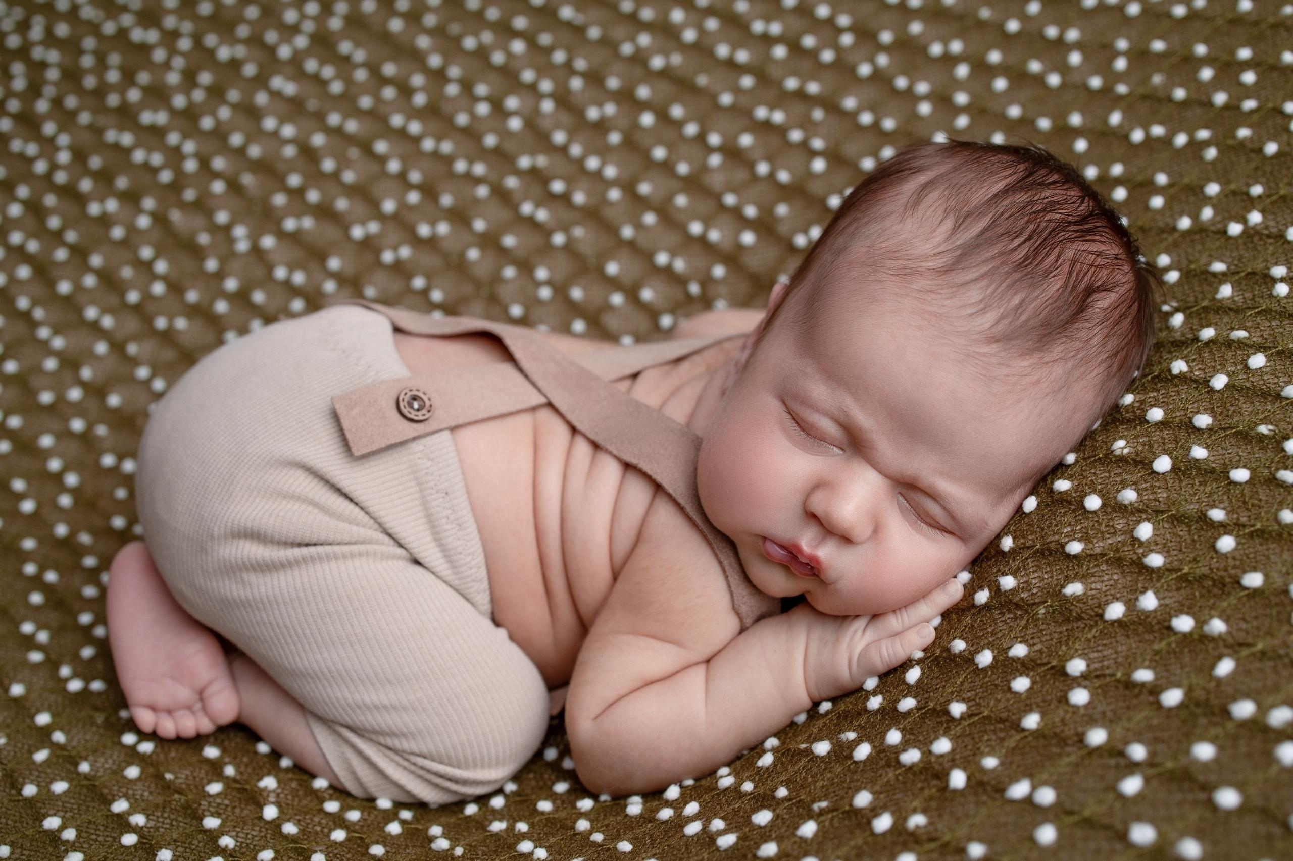 Нежная и милая фотосессия первых дней жизни Вашего ребенка в Минске. Фотограф новорождённых Минск — стоимость newborn фотосессии в Минске
