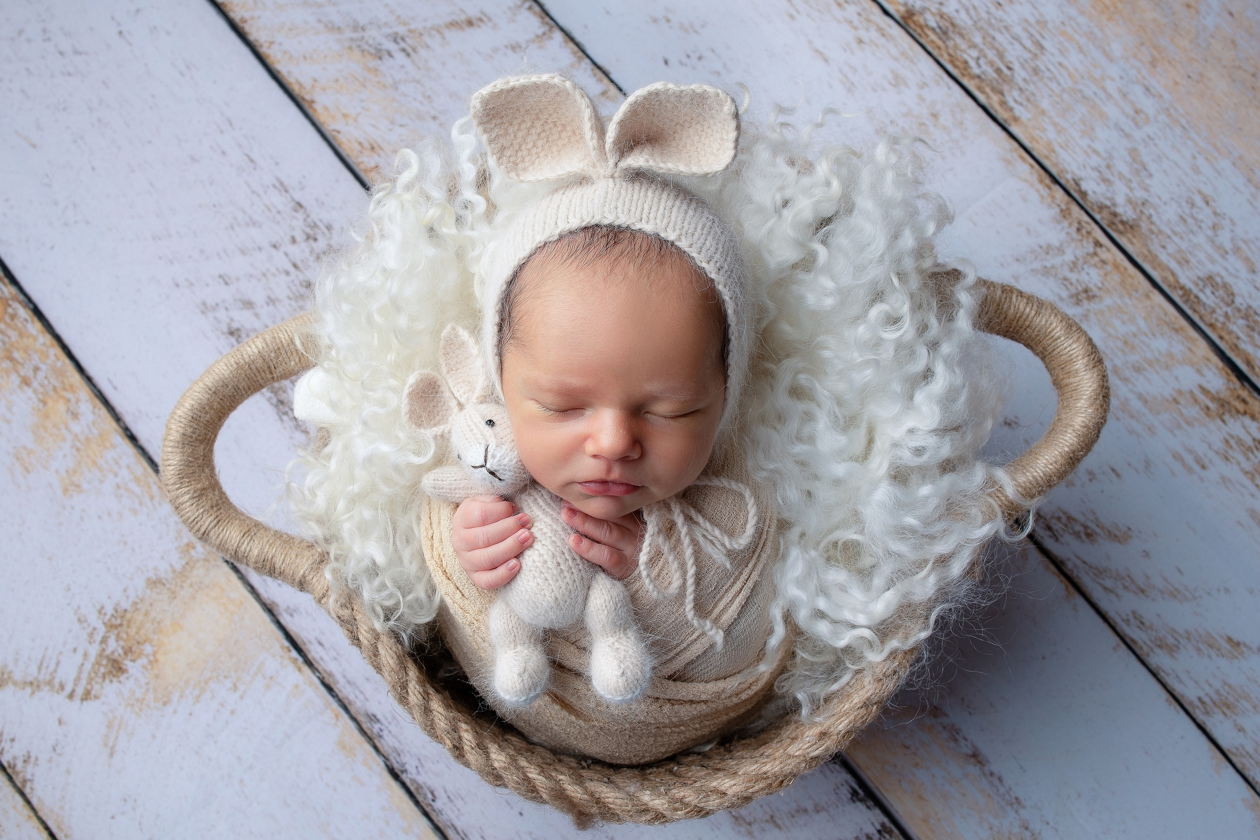 Нежная и милая фотосессия первых дней жизни Вашего ребенка в Минске. Фотограф новорождённых Минск — стоимость newborn фотосессии в Минске