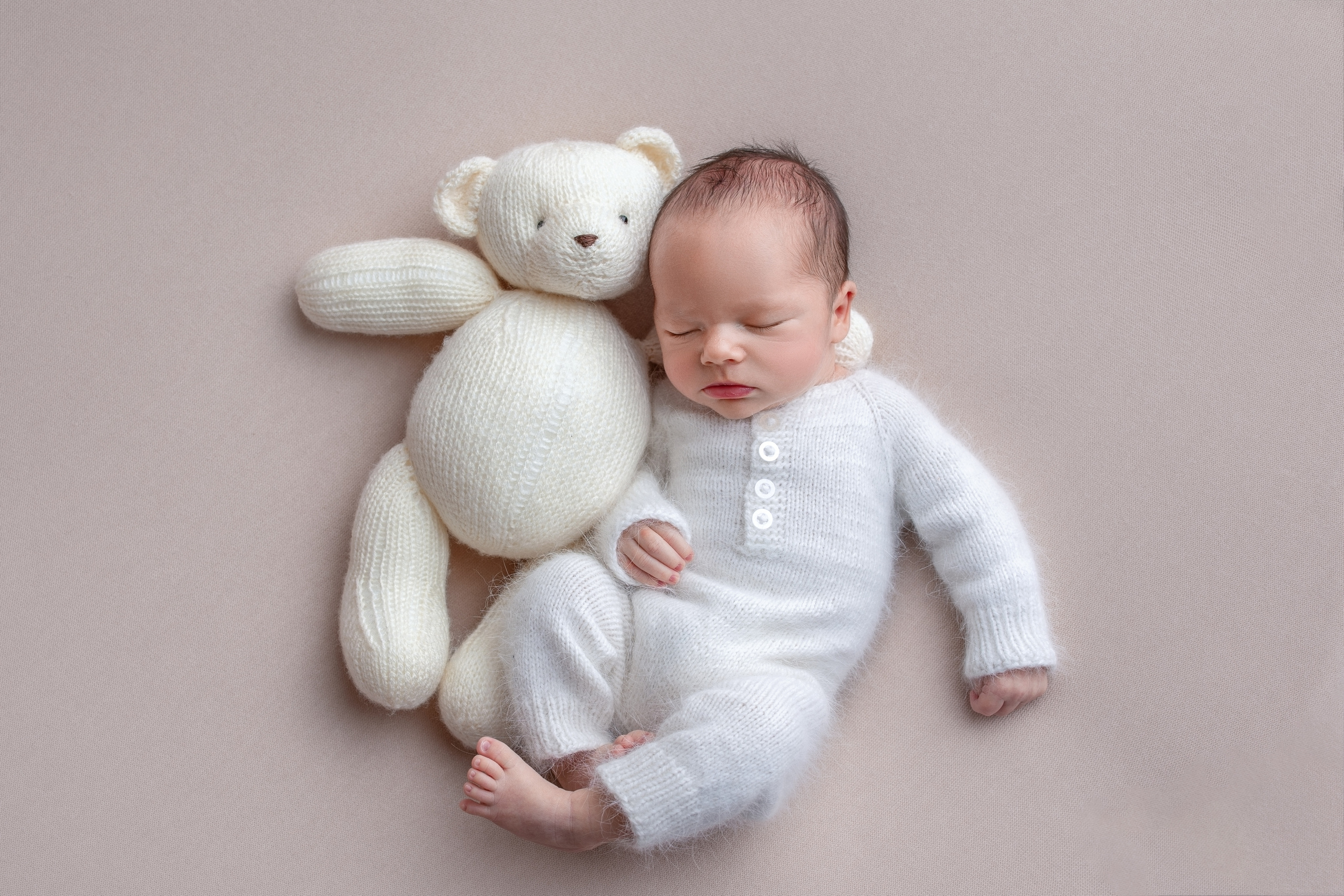 Нежная и милая фотосессия первых дней жизни Вашего ребенка в Минске. Фотограф новорождённых Минск — стоимость newborn фотосессии в Минске