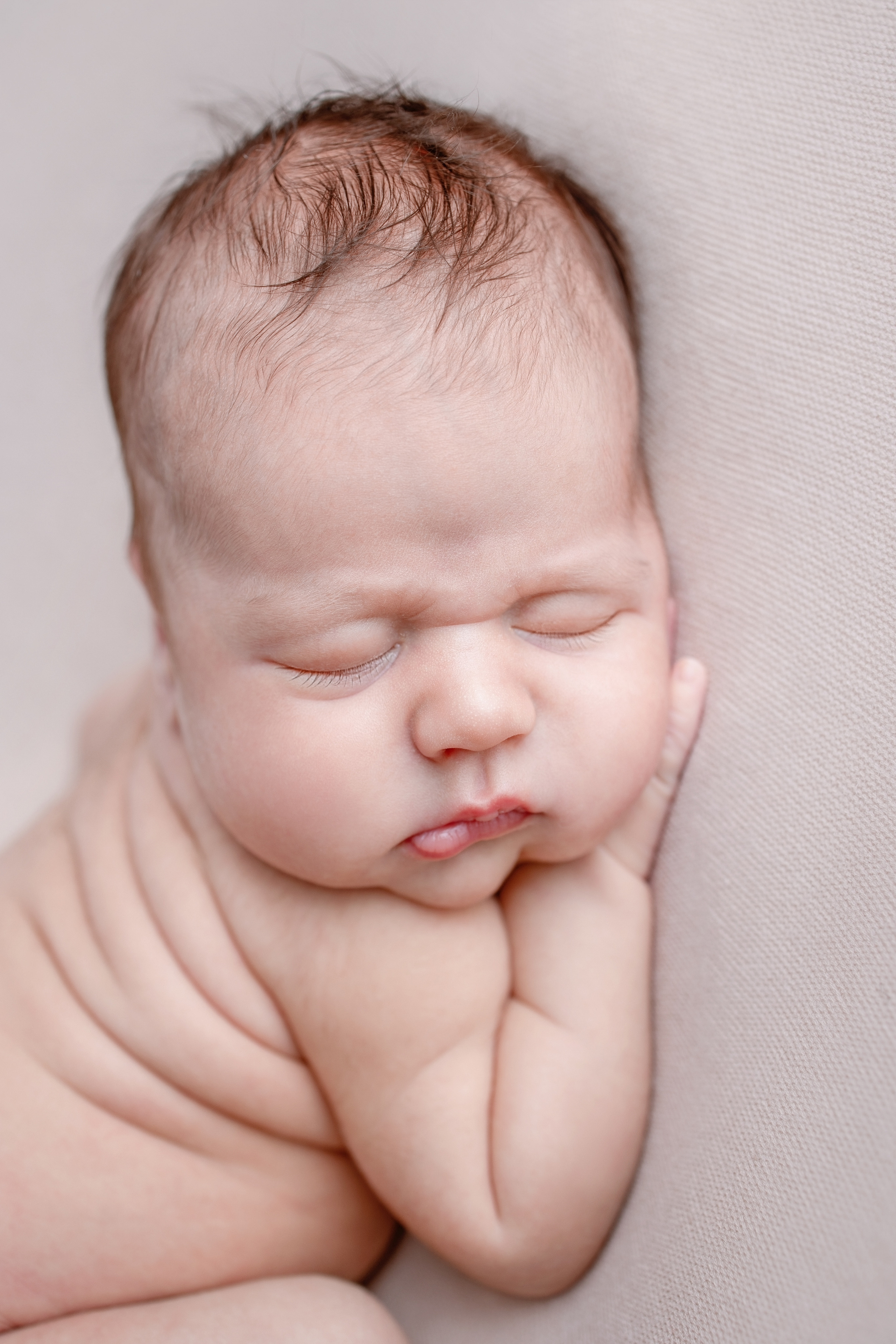 Нежная и милая фотосессия первых дней жизни Вашего ребенка в Минске. Фотограф новорождённых Минск — стоимость newborn фотосессии в Минске