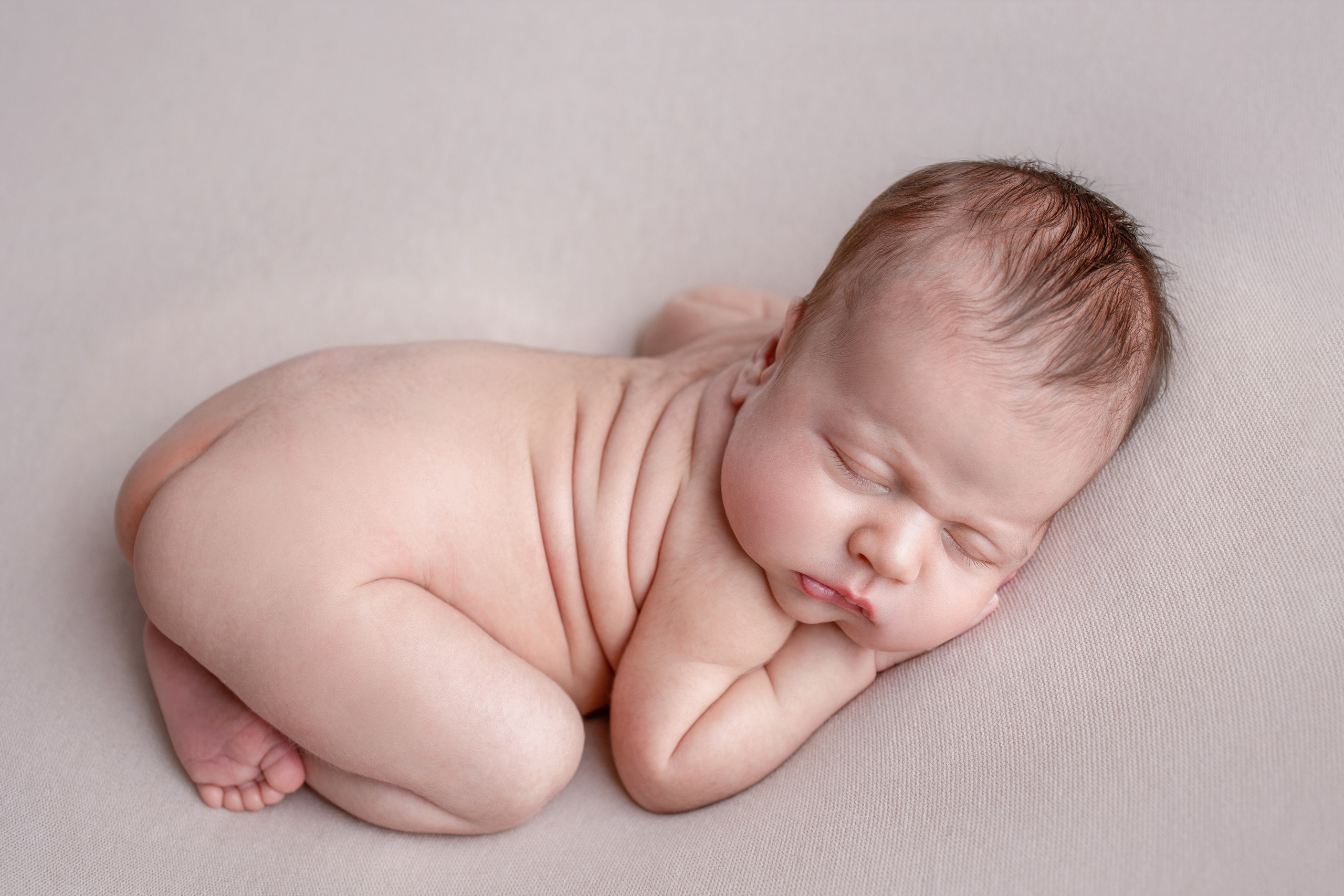 Нежная и милая фотосессия первых дней жизни Вашего ребенка в Минске. Фотограф новорождённых Минск — стоимость newborn фотосессии в Минске