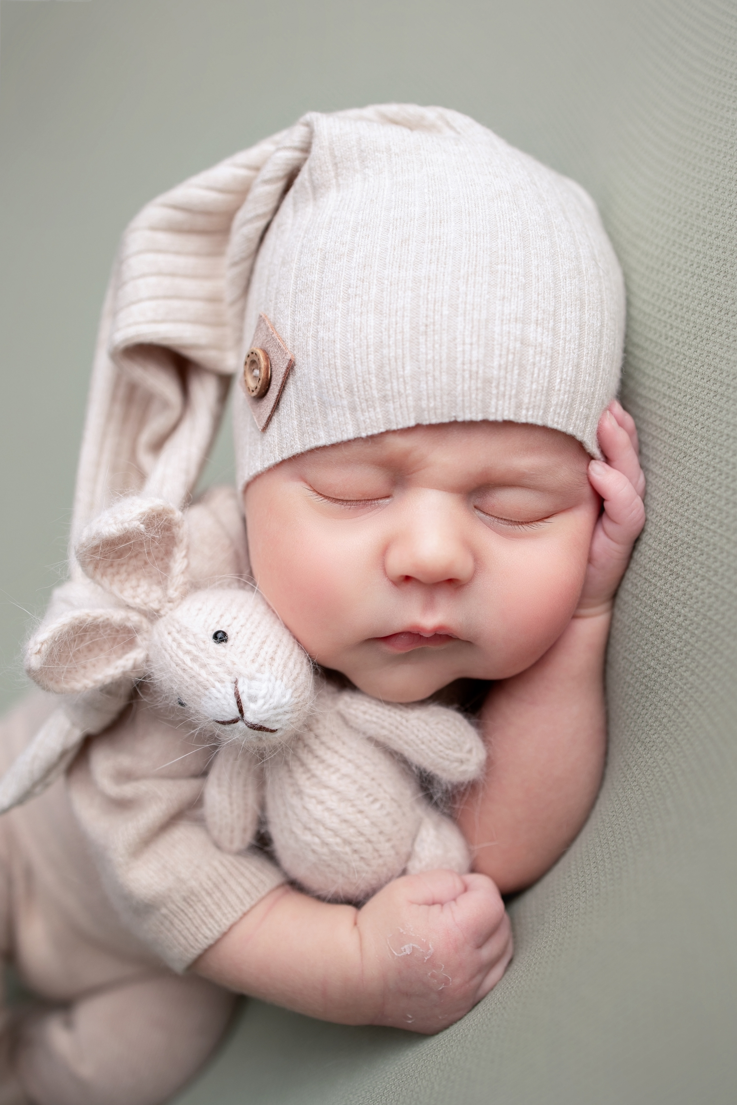 Нежная и милая фотосессия первых дней жизни Вашего ребенка в Минске. Фотограф новорождённых Минск — стоимость newborn фотосессии в Минске