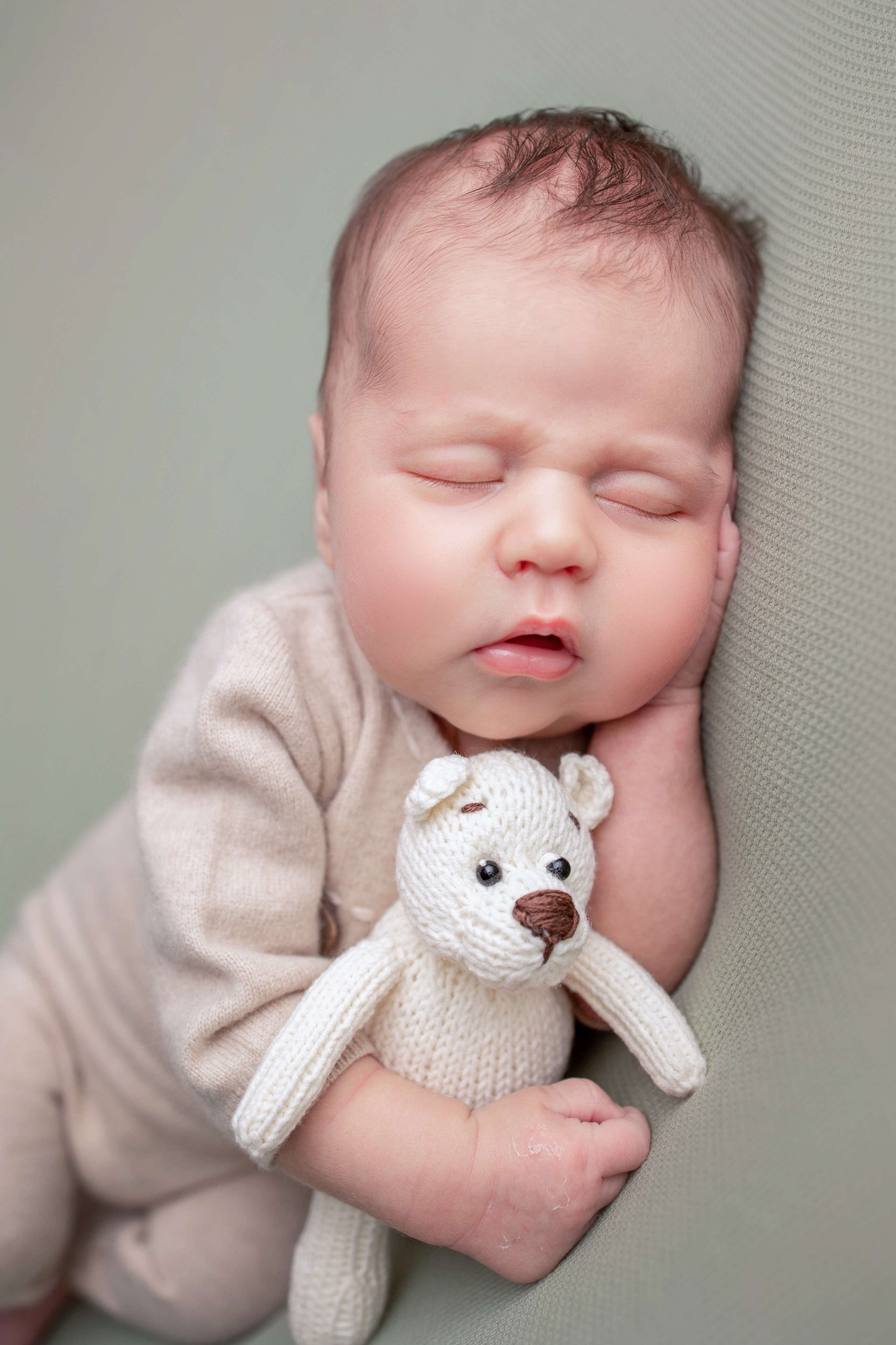 Нежная и милая фотосессия первых дней жизни Вашего ребенка в Минске. Фотограф новорождённых Минск — стоимость newborn фотосессии в Минске