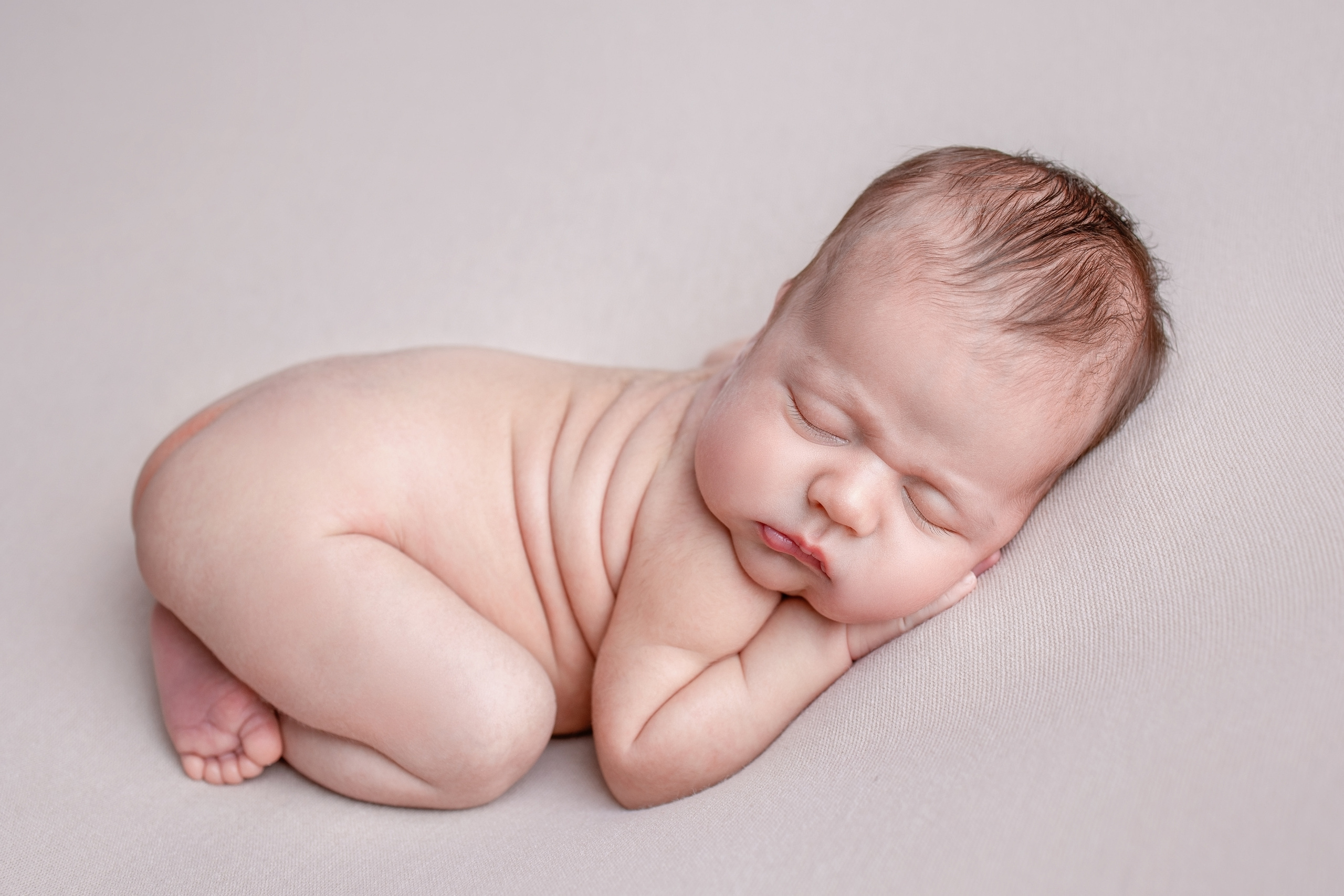 Нежная и милая фотосессия первых дней жизни Вашего ребенка в Минске. Фотограф новорождённых Минск — стоимость newborn фотосессии в Минске