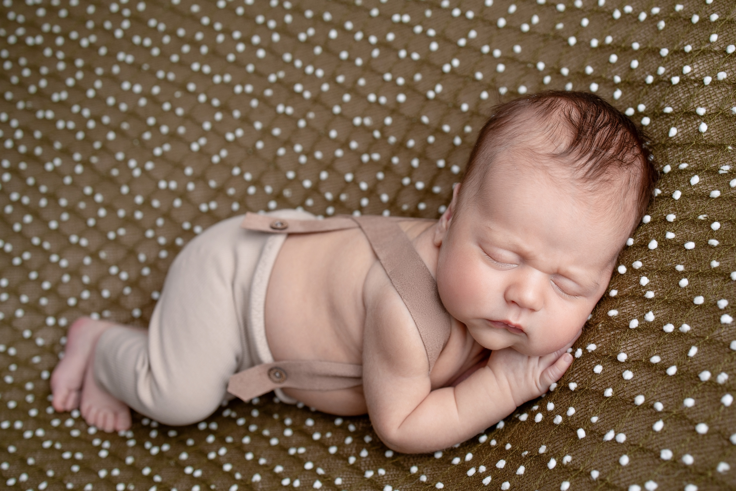 Нежная и милая фотосессия первых дней жизни Вашего ребенка в Минске. Фотограф новорождённых Минск — стоимость newborn фотосессии в Минске