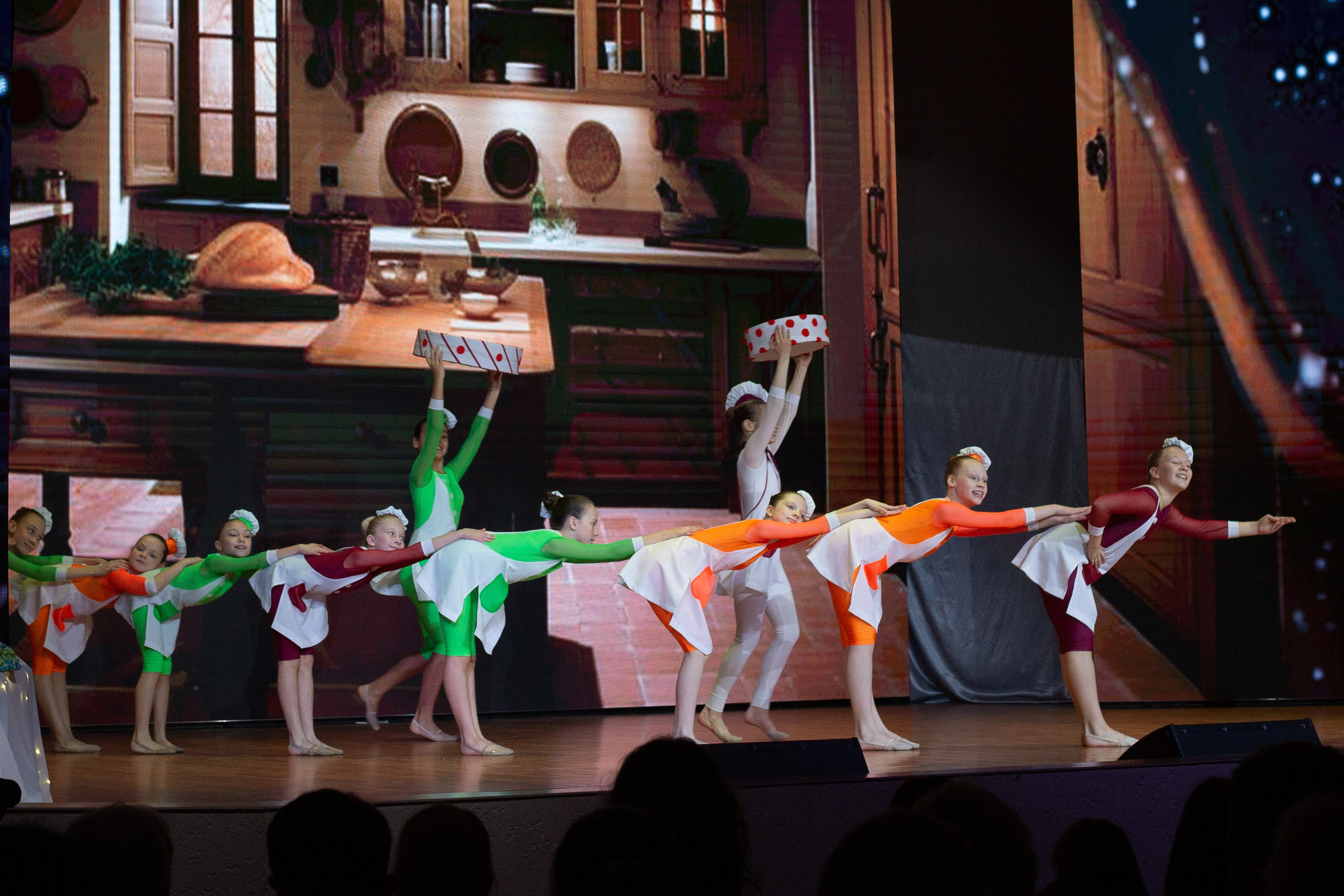 Танцевальный спектакль. Фотограф в Новосибирске Краснова Евгения