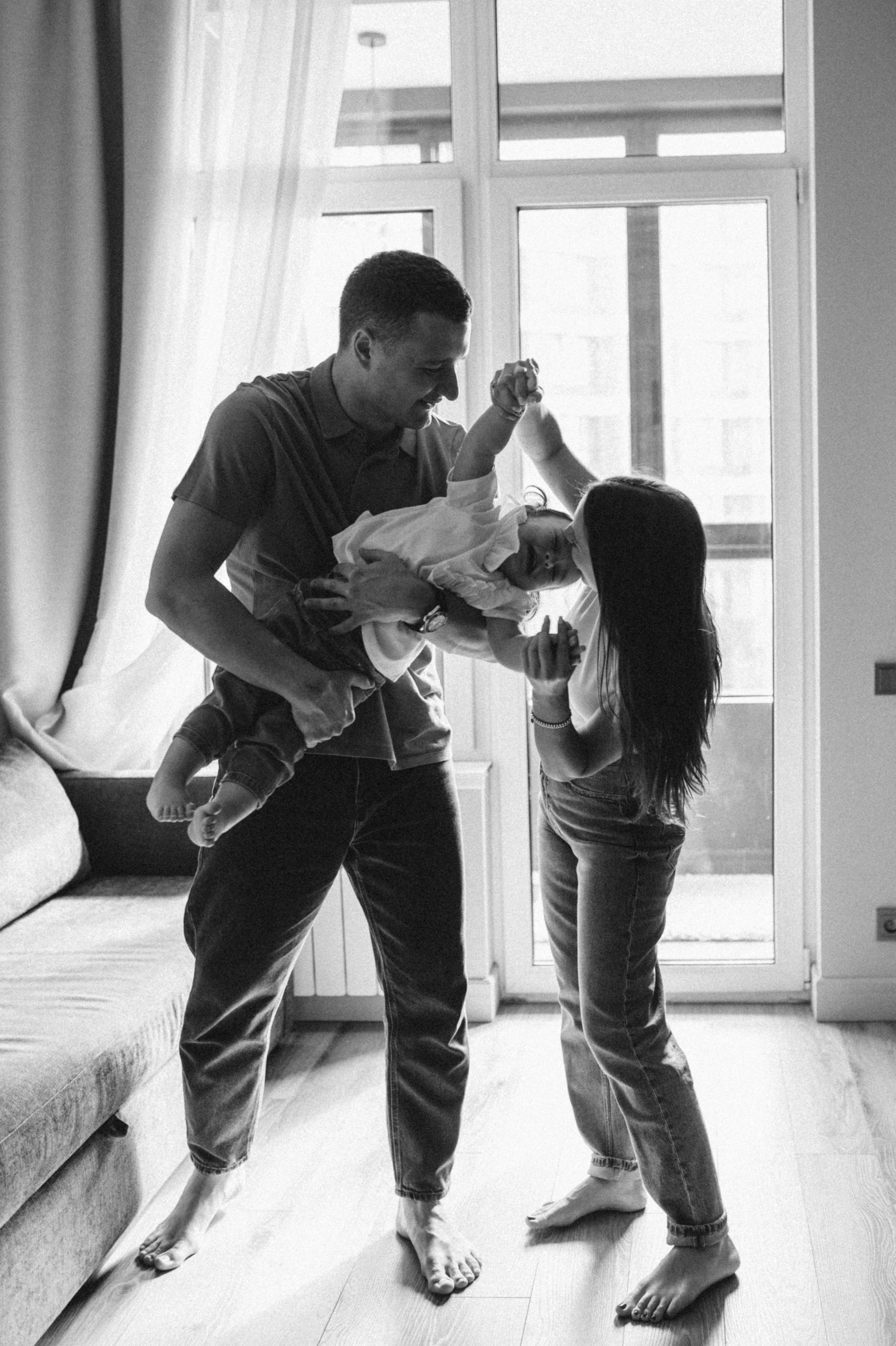 Саша, Таня, Мира и бабушка дома. Семейный и свадебный lifestyle-фотограф в Москве Мария Петрова