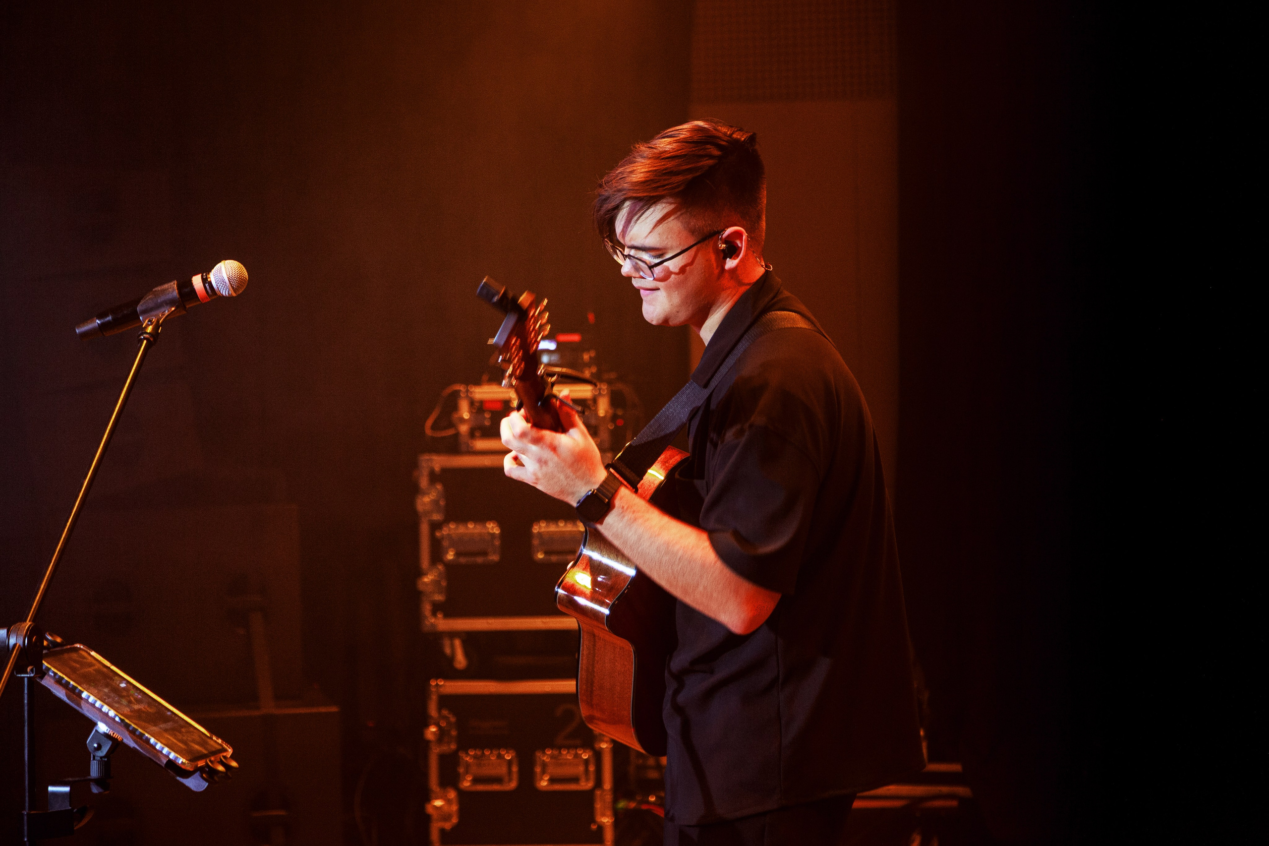 Дамир. Сольник Ноябрь 2025. Design Muginov