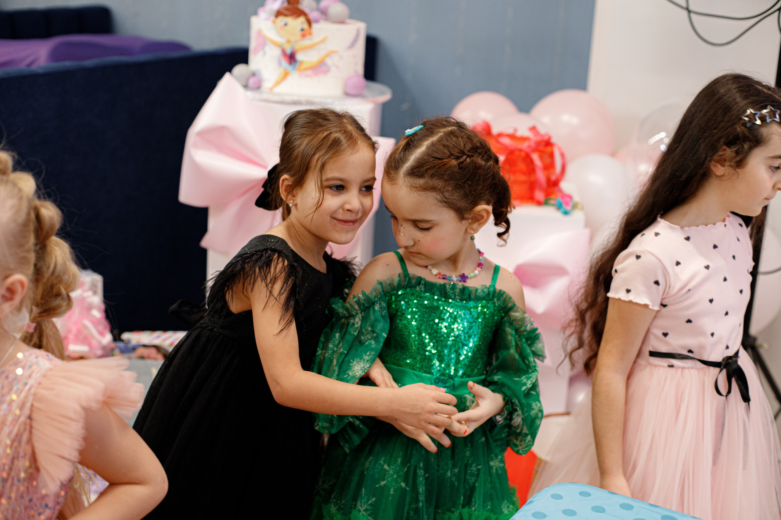 ASIA'S BIRTHDAY PARTY. Photokarish