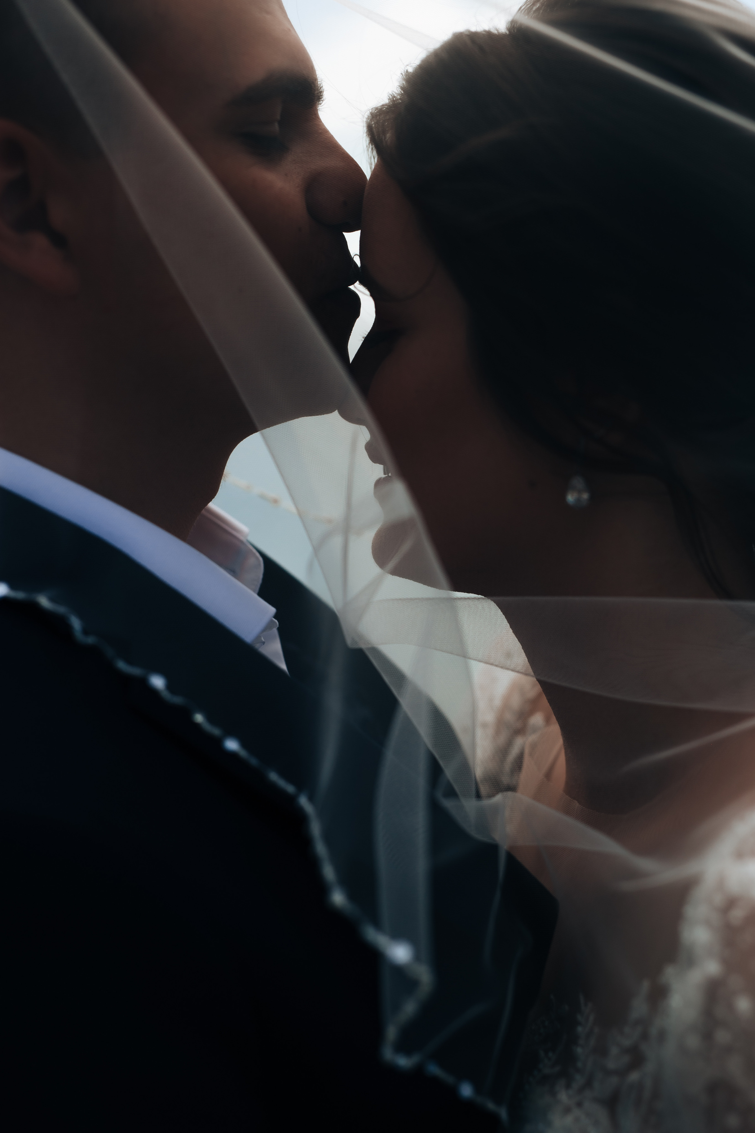 крупный план силуэтов на фоне моря