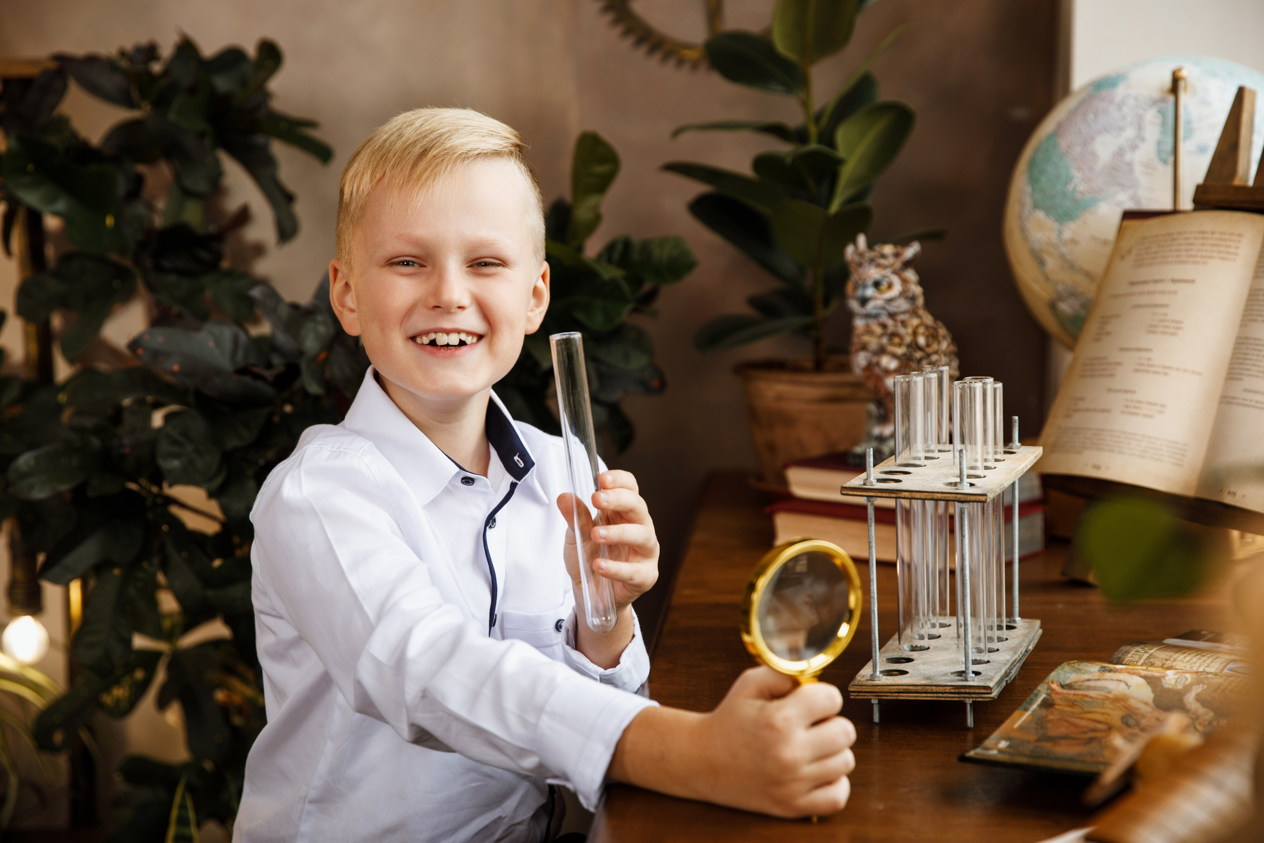 В фотозоне «Исследователь». Выпускные альбомы Евгении Виноградовой г. Липецк