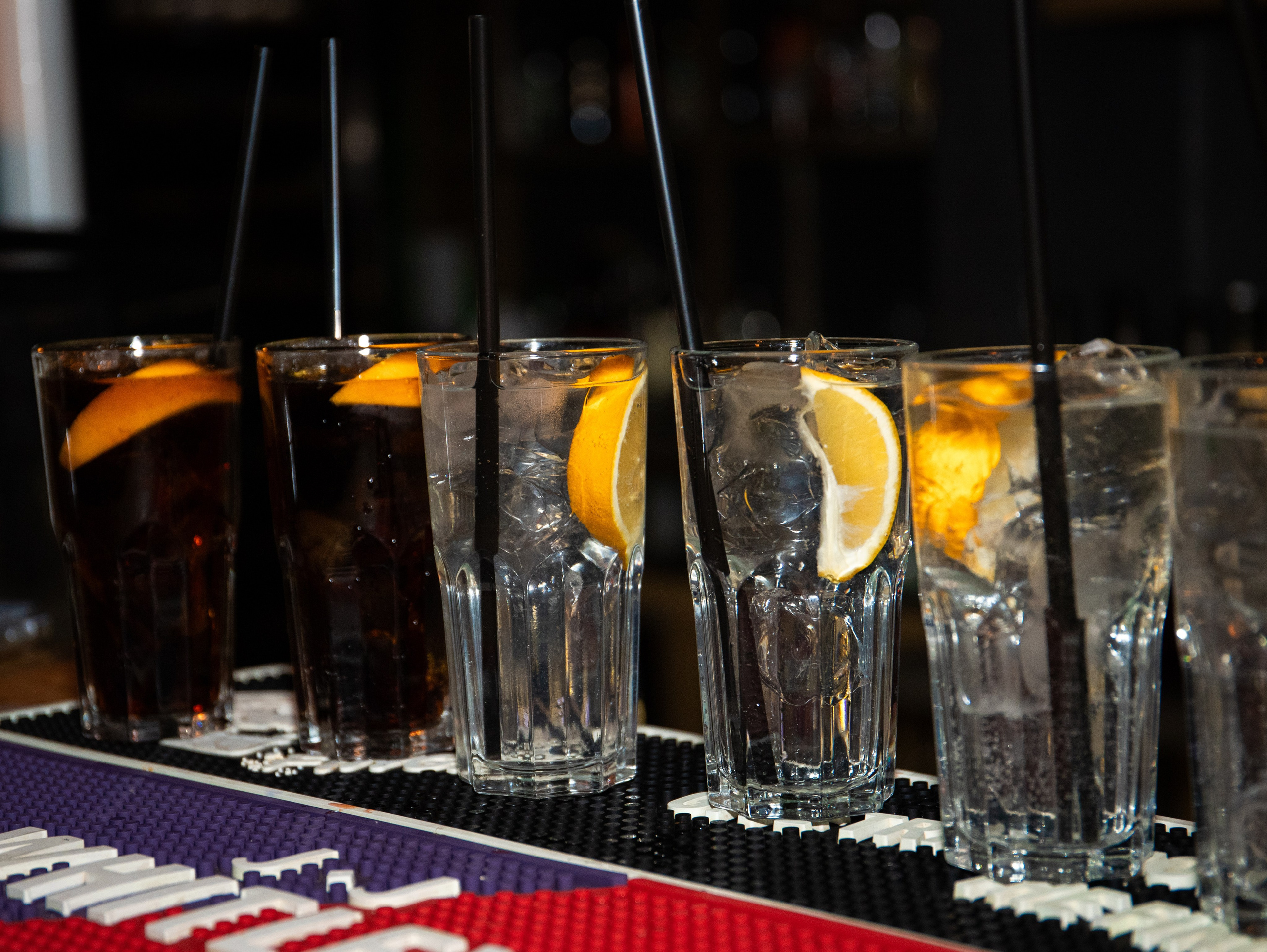 Репортажка из кальян-бара. Свадебный и семейный фотограф в Москве Мила Широких