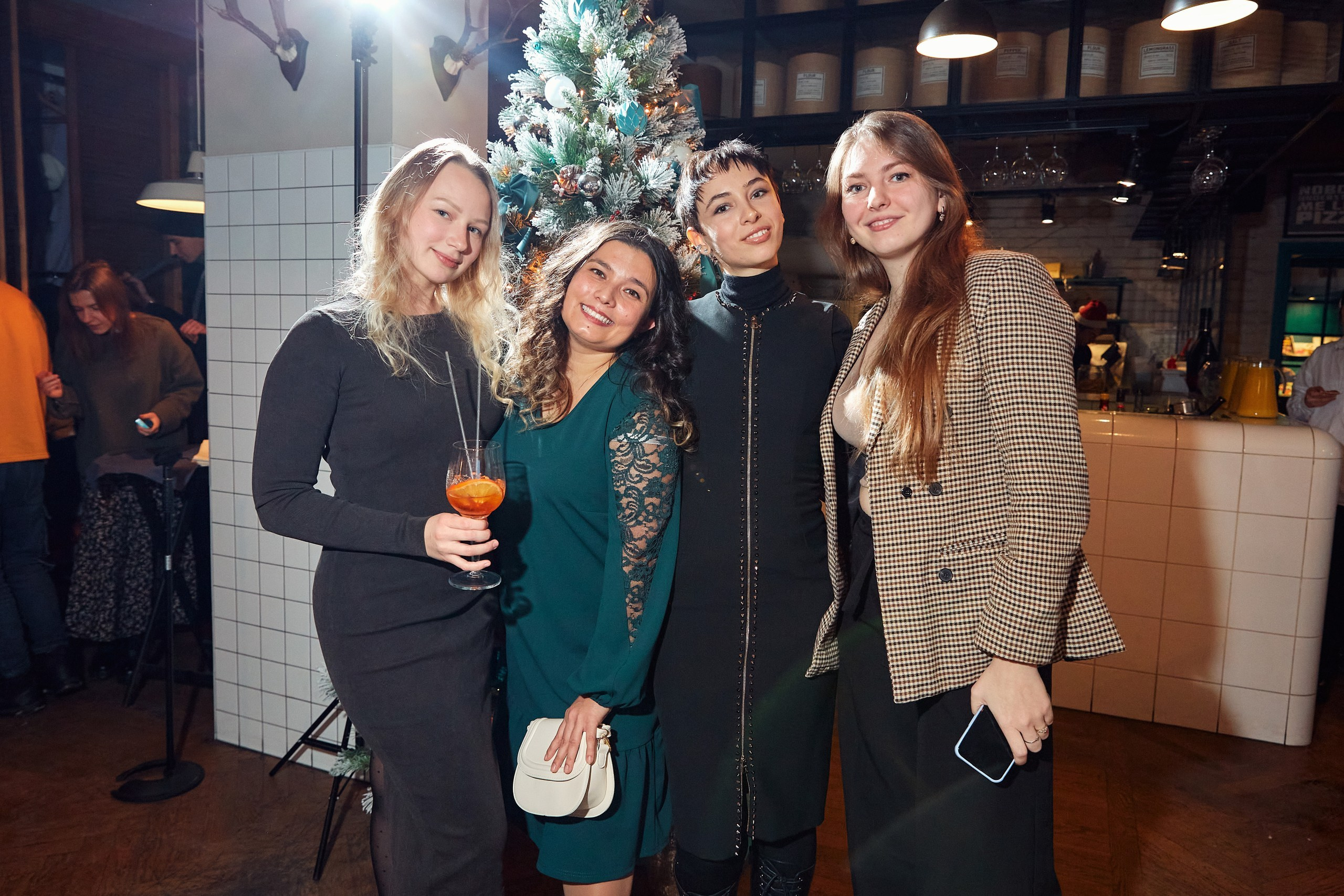 Компании Miraitech-Mavstech / Ресторан MUKKA. Антон Артюшин, портретный фотограф. Москва