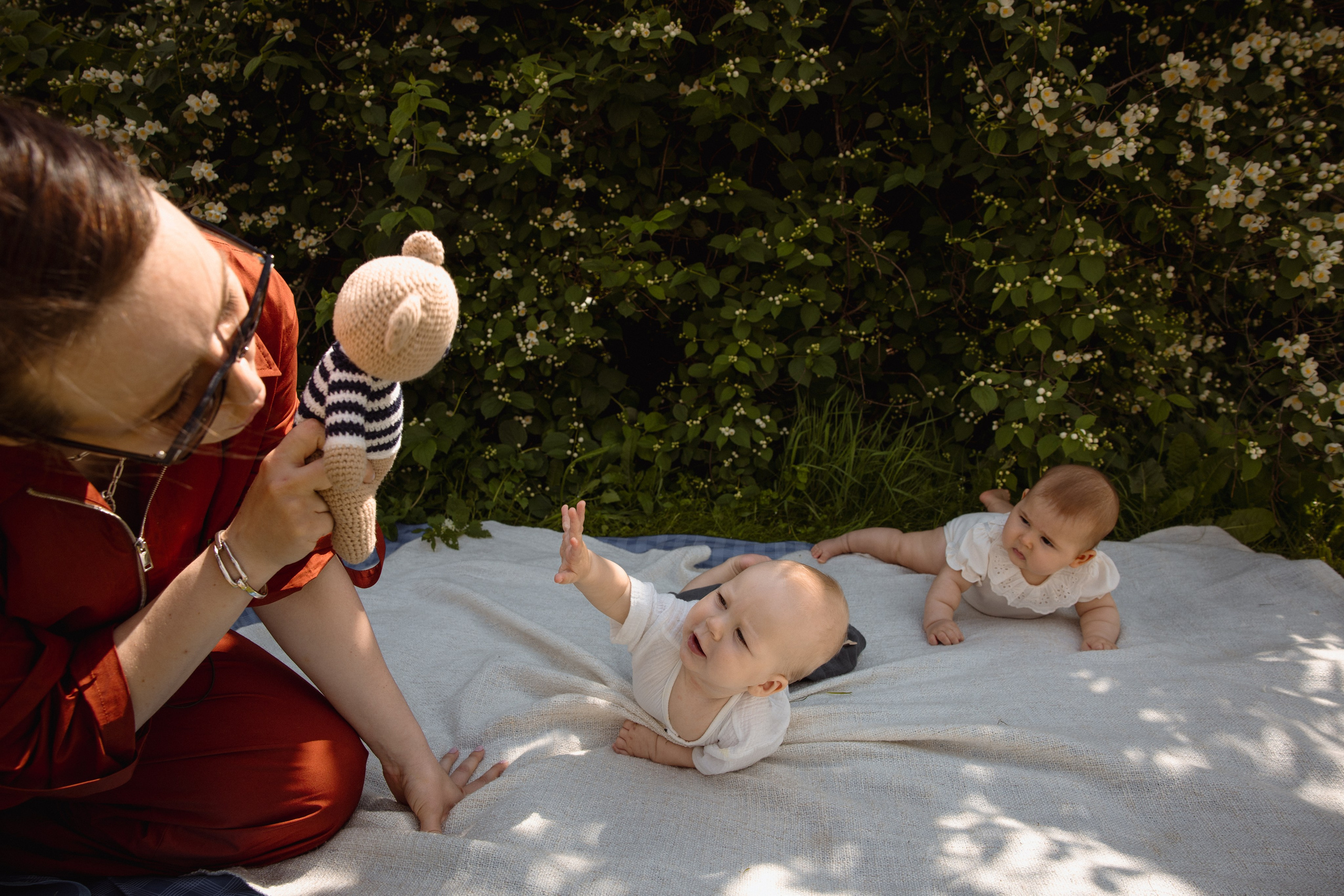 Настя с сыном у Alma-Mater. Ваш семейный newborn и lifestyle фотограф в СПБ Наталья Журавлева