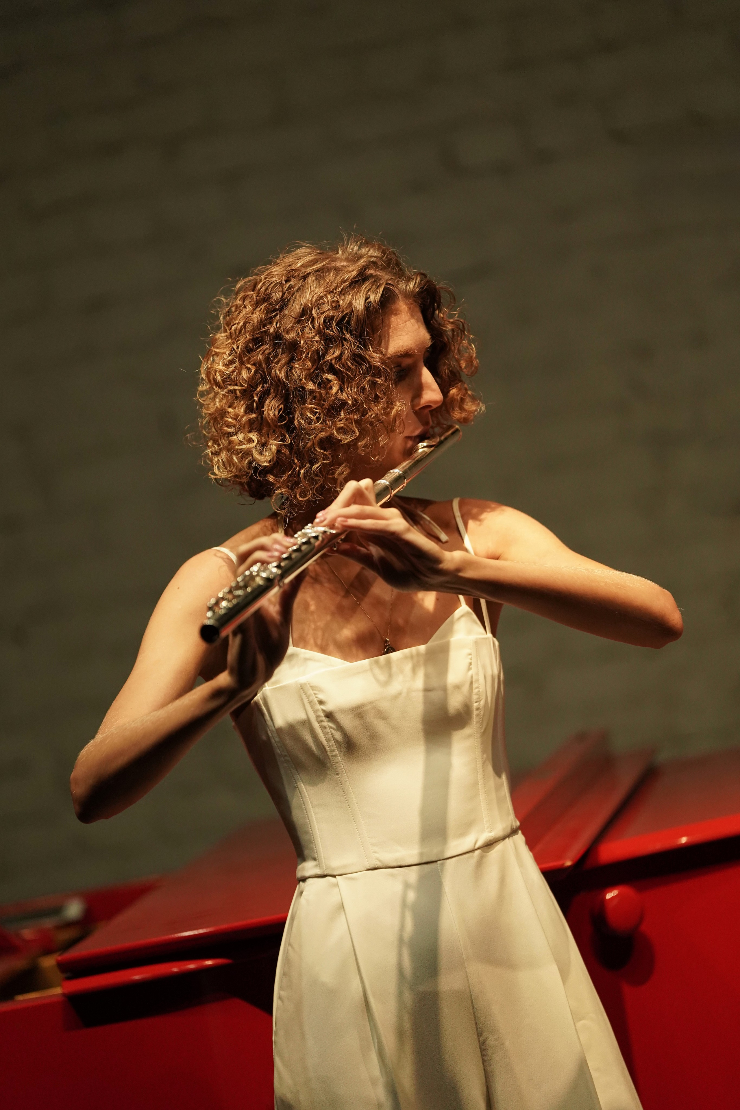 В сумраке Есенин-центра. 7/11/25. Фотограф Строгино Яна Гавриленко