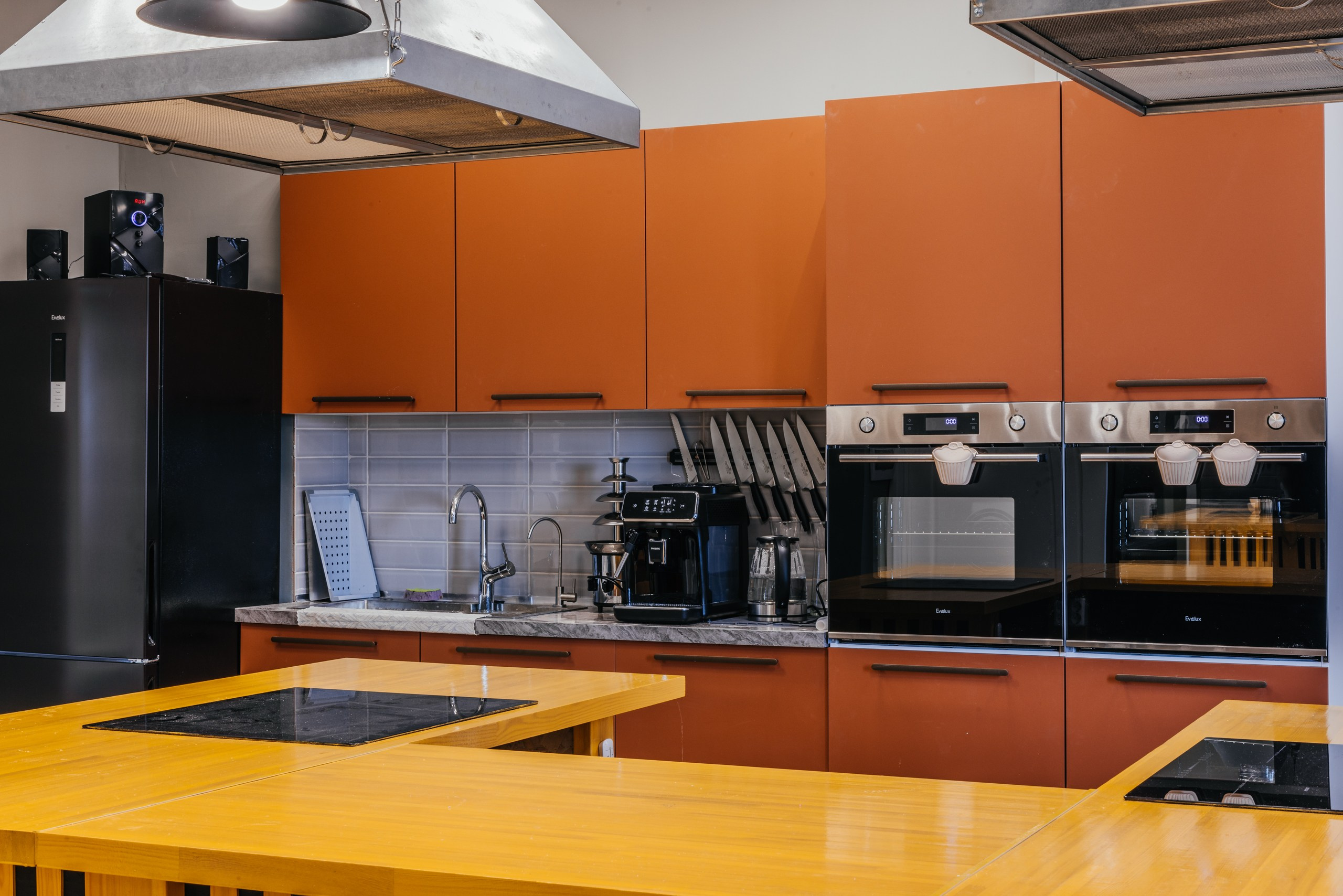 Интерьер Кулинарной, Гончарной, Стрелковой студии. Фотограф Алексей Солопов