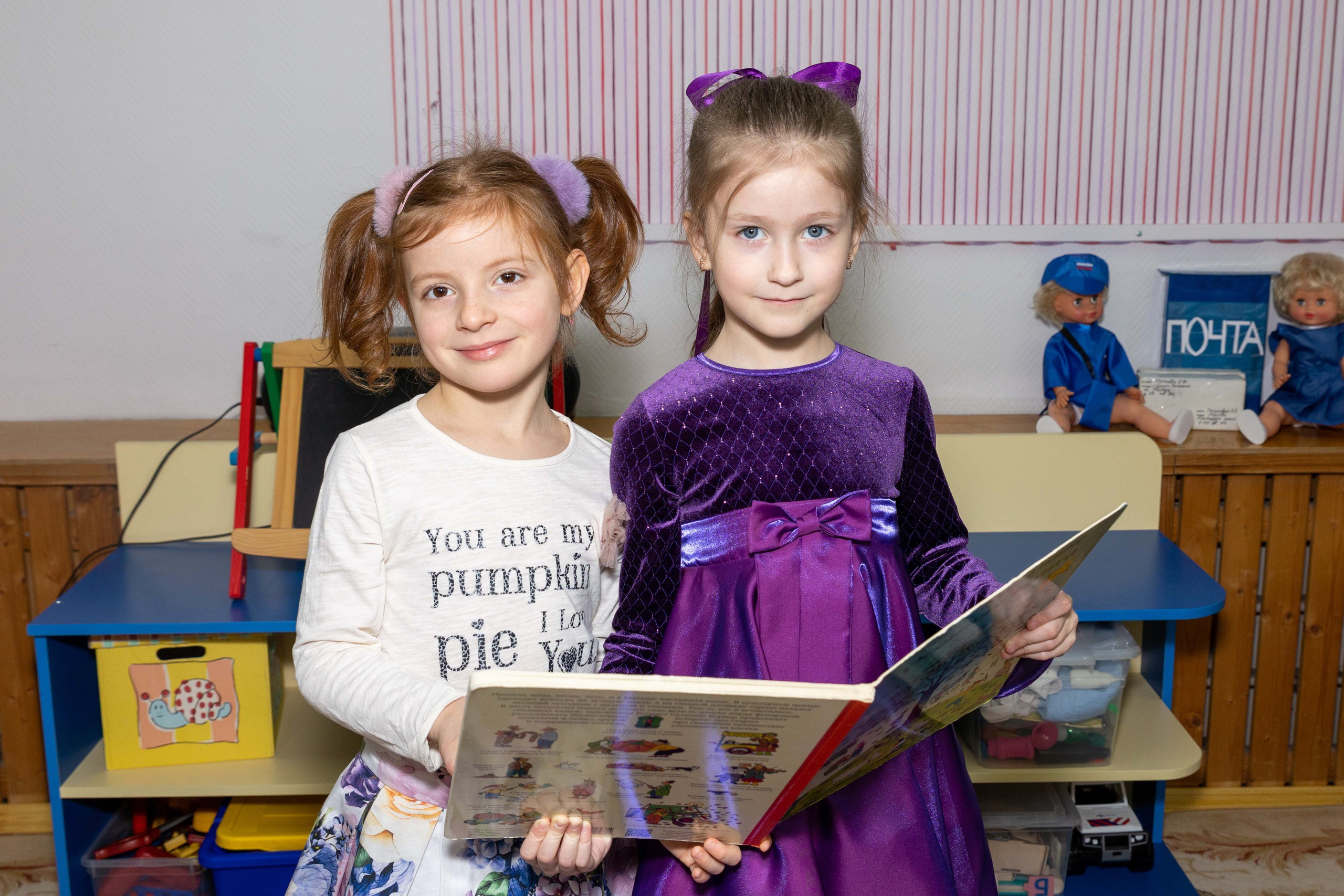 Групповые фотографии, фото с лучшим другом. Школьный и детсадовский фотограф Москва. Детский фотограф