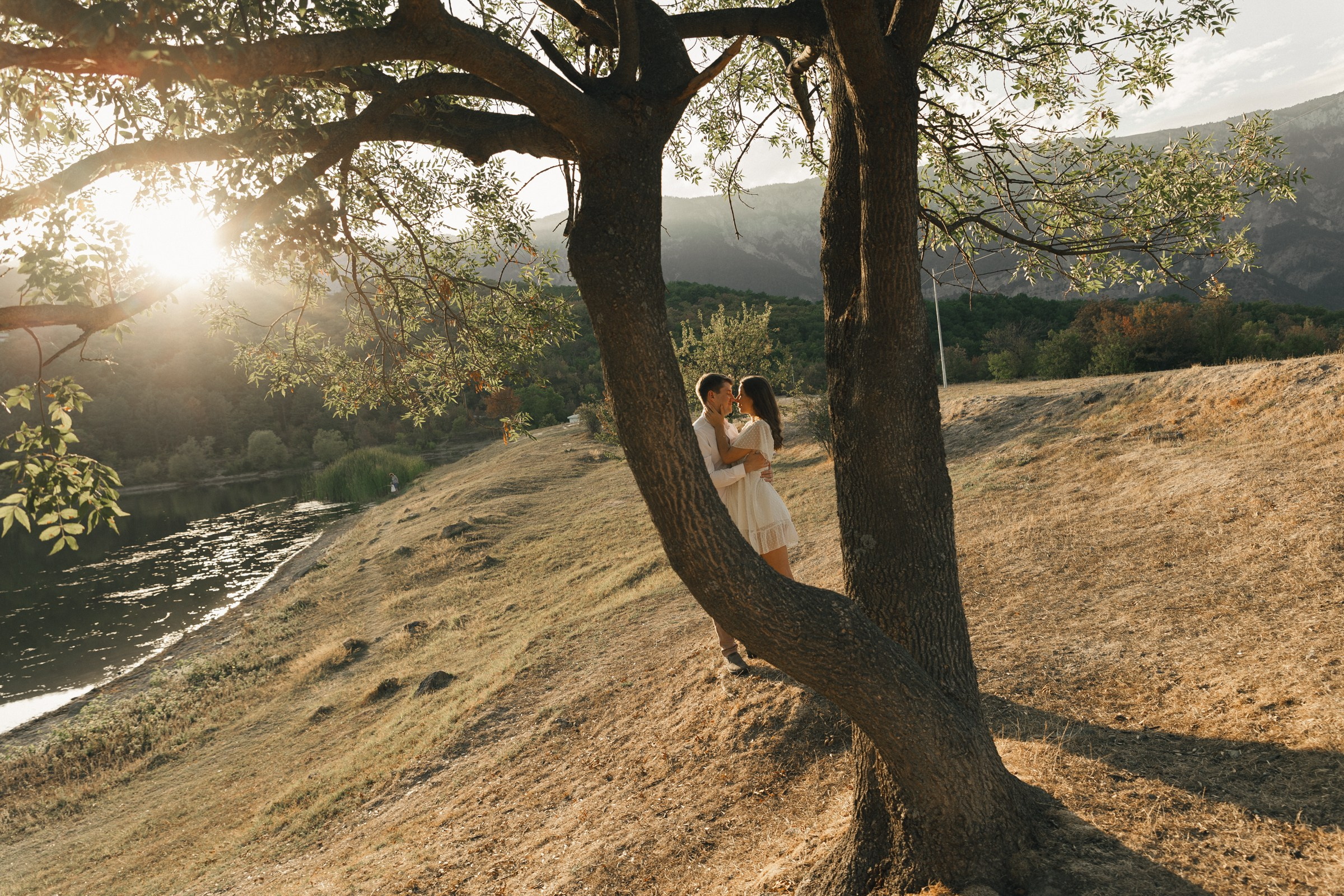 Свадебная прогулка в Крыму. Семейный, женский, контент фотограф в Ялте