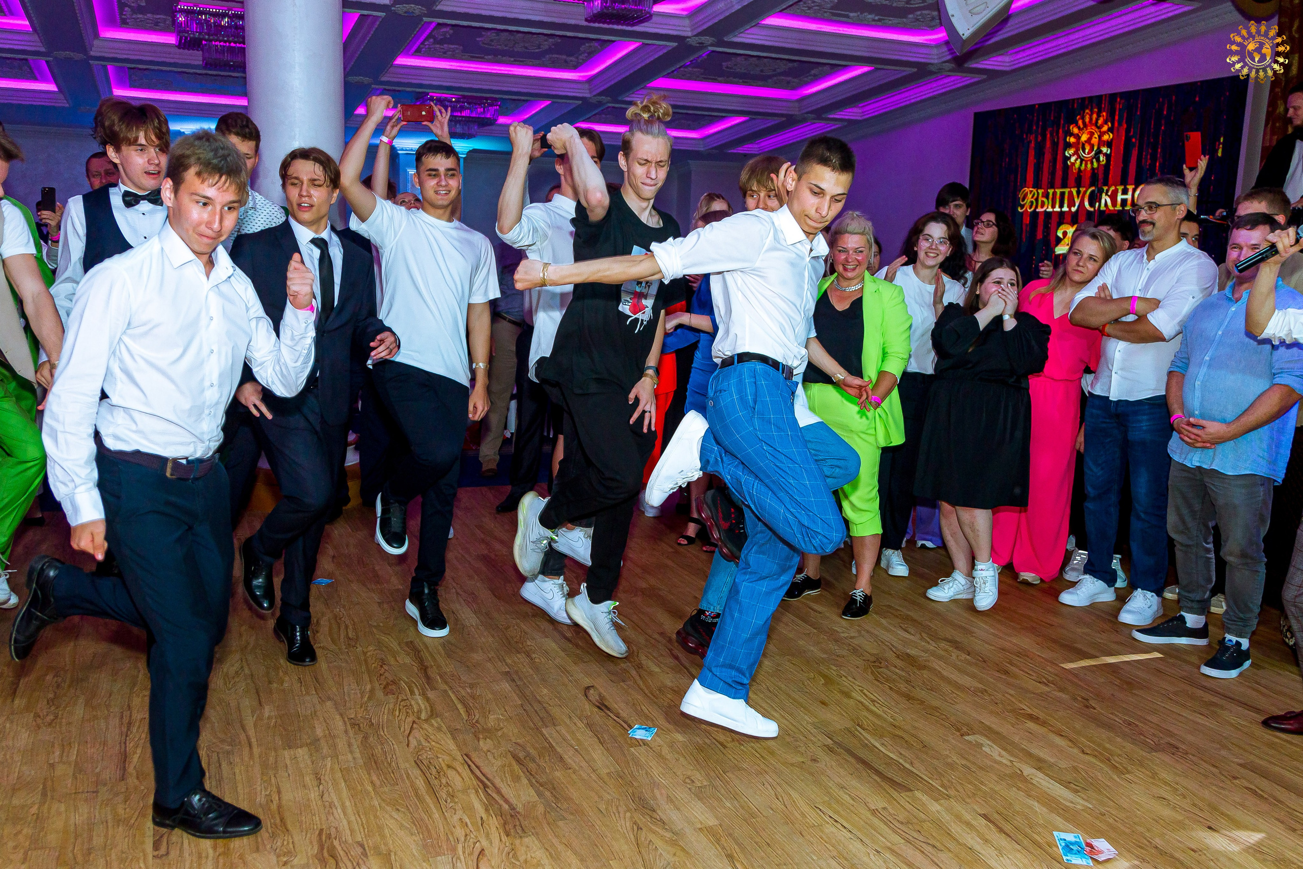 Выпускной 2023 (11-е классы) Triumph City Hall Москва. Репортажная съемка в Москве и области. Анималистика