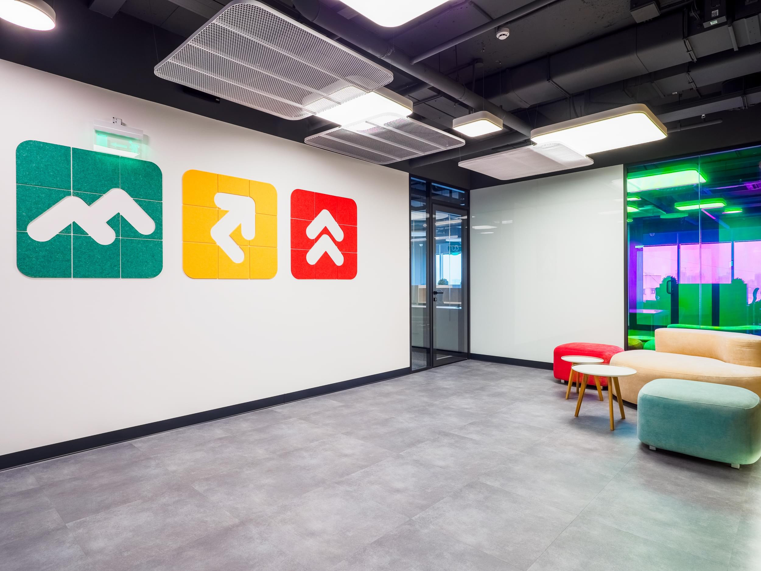 дизайн интерьера банка УБРиР