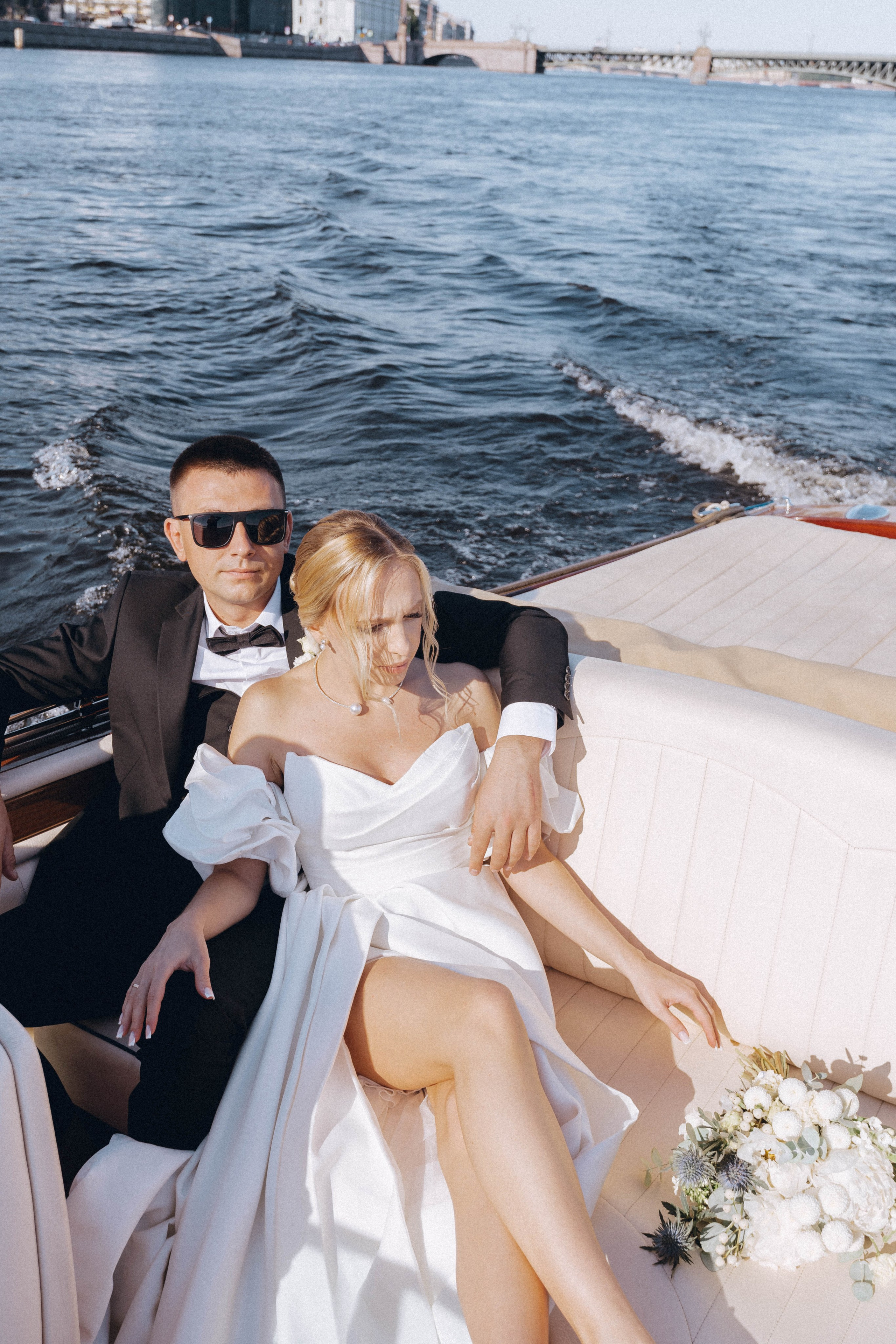СВАДЕНБНАЯ СЬЕМКА НА КАТЕРЕ ПО КАНАЛАМ САНКТ-ПЕТЕРБУРГА И В АКВАТОРИИ НЕВЫ. Профессиональный фотограф, Санкт-Петербург — Виктория Богомолова