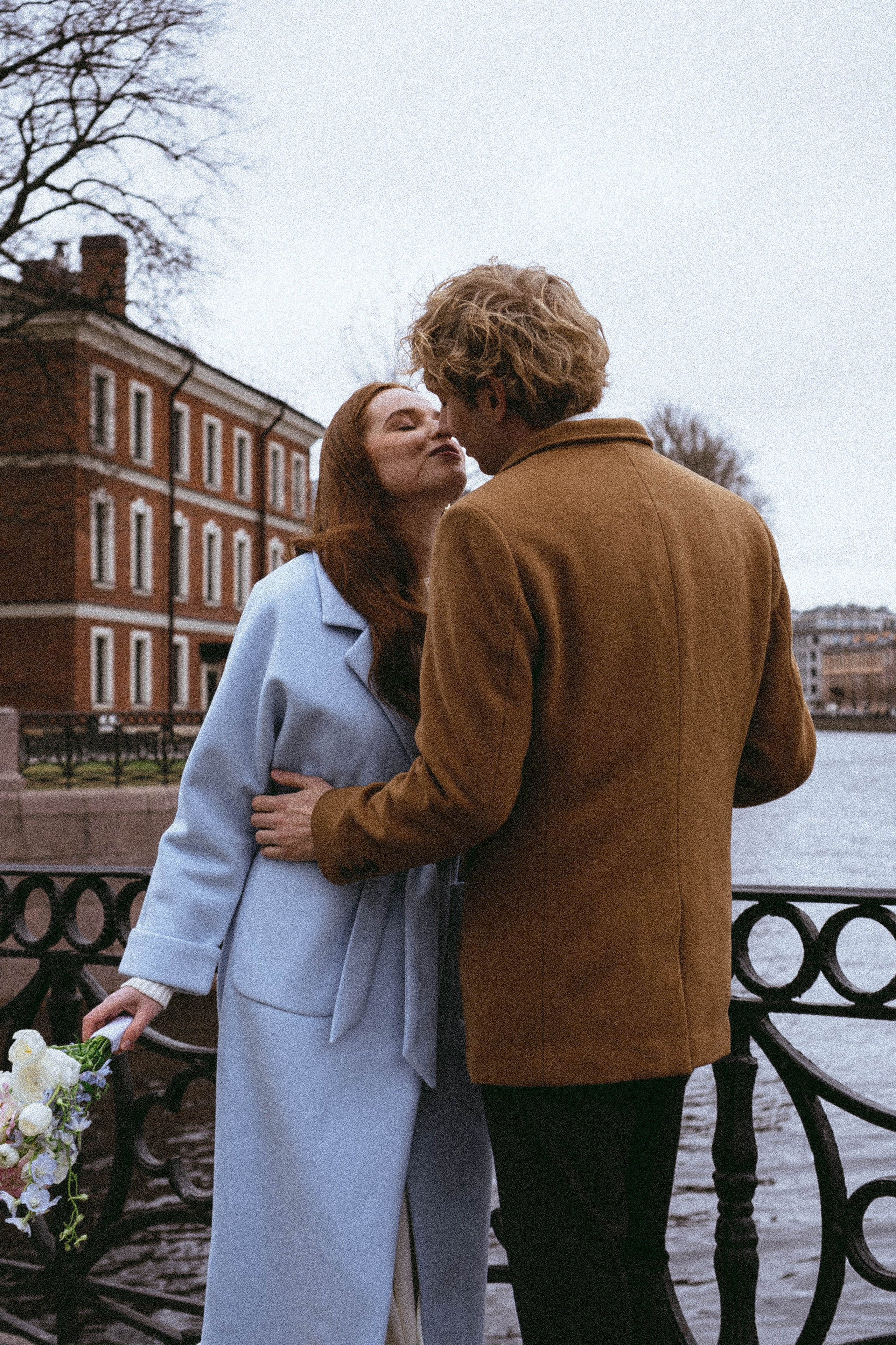 СВАДЕБНАЯ ПРОГУЛКА ПО ПЕТРОГРАДКЕ ВЕСНОЙ (ФОТОСЕССИИЯ ПАРЫ СВАДЕБНАЯ). Профессиональный фотограф, Санкт-Петербург — Виктория Богомолова
