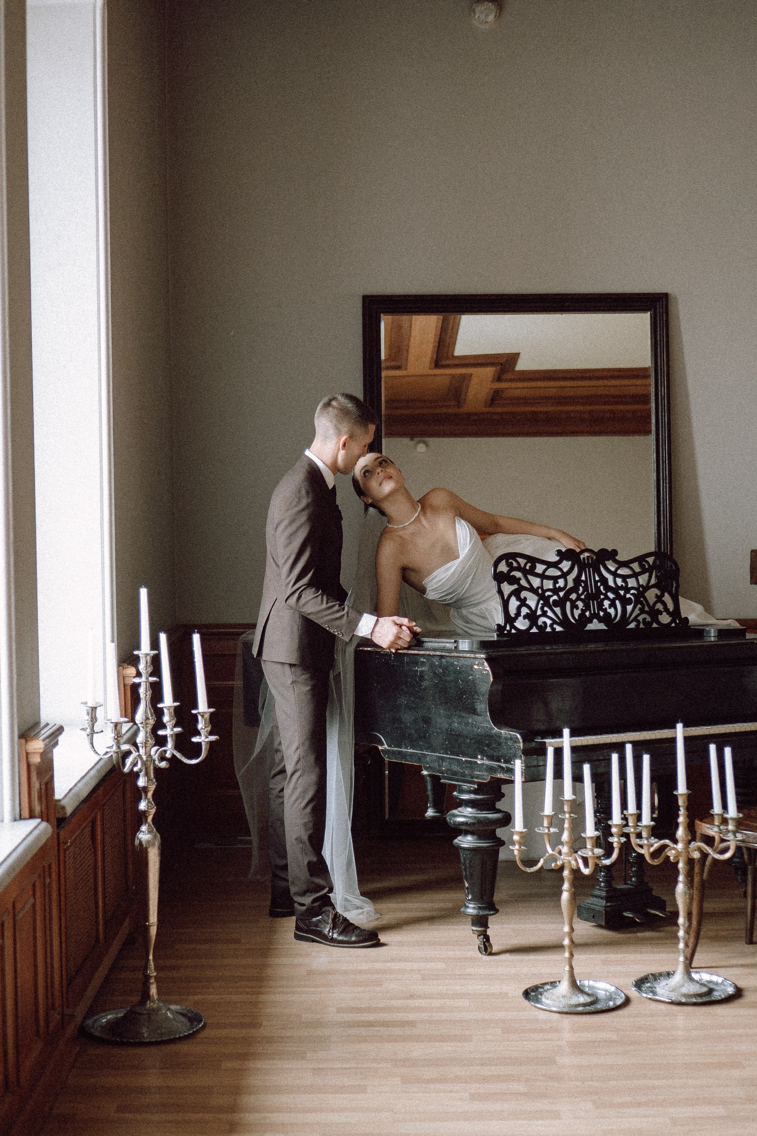 СВАДЕБНАЯ ПРОГУЛКА В САНТК-ПЕТЕРБУРГЕ (ИСАКИЕВСКИЙ СОБОР, ЗИМНЯЯ КАНАВКА, ЭРМИТАЖ И БОЛЬШАЯ МОРСКАЯ УЛИЦА). Профессиональный фотограф, Санкт-Петербург — Виктория Богомолова