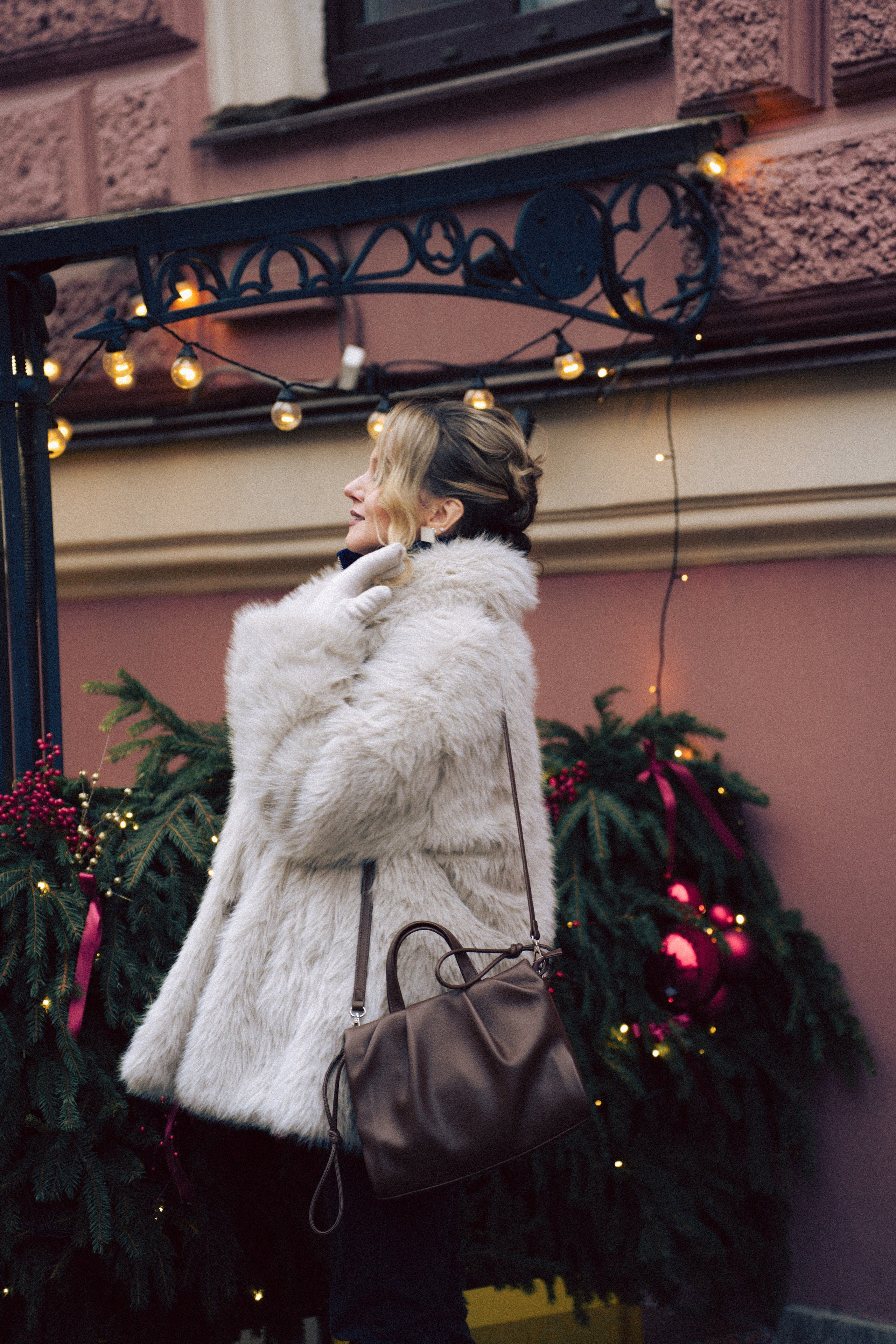 НОВОГОДНЯЯ ФОТОСЕСИИЯ В СТУДИИ ДЛЯ ДЕВУШКИ И ПРОГУЛКА ПО ЧЕРНЫШЕВСКОЙ. Профессиональный фотограф, Санкт-Петербург — Виктория Богомолова