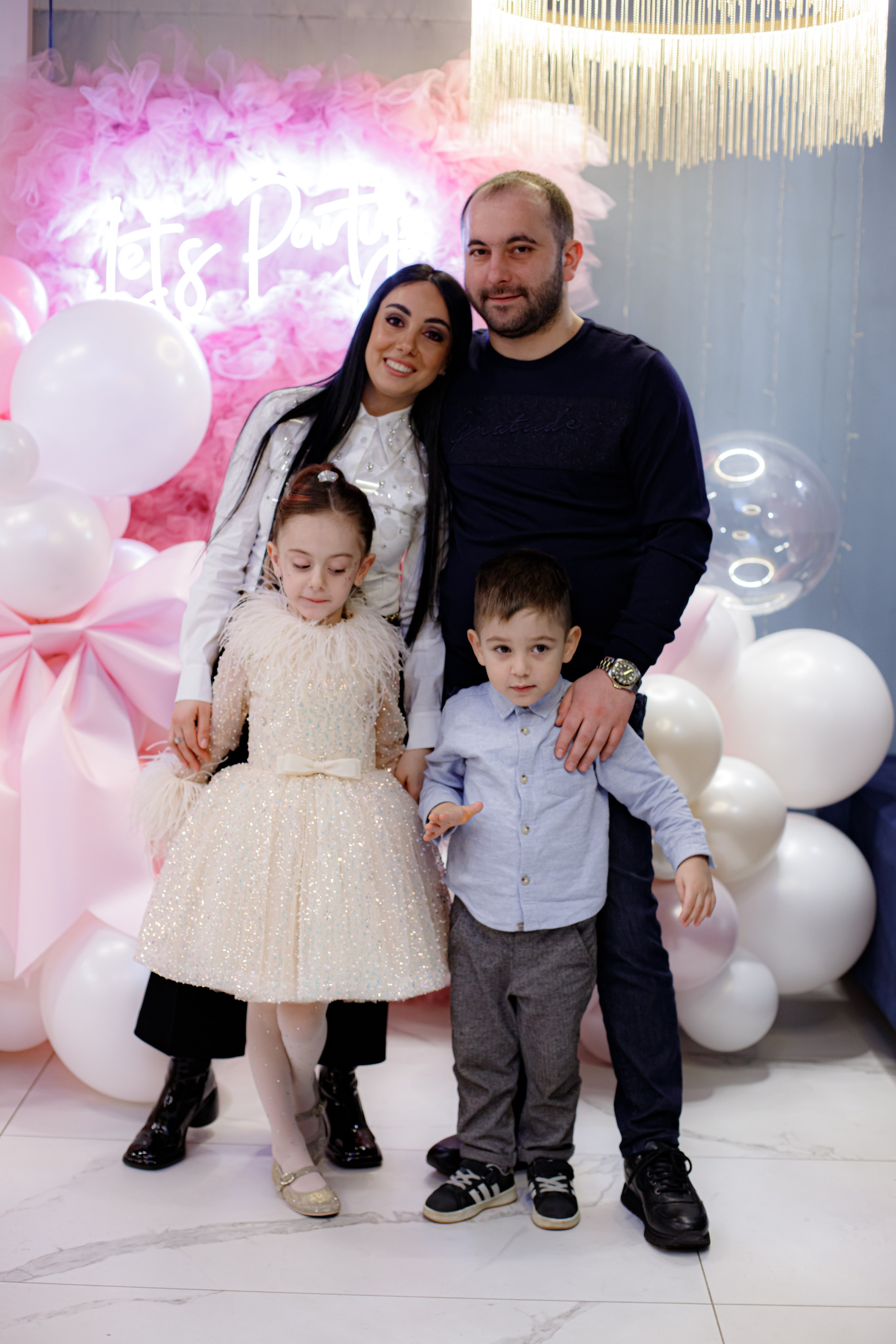 ASIA'S BIRTHDAY PARTY. Photokarish